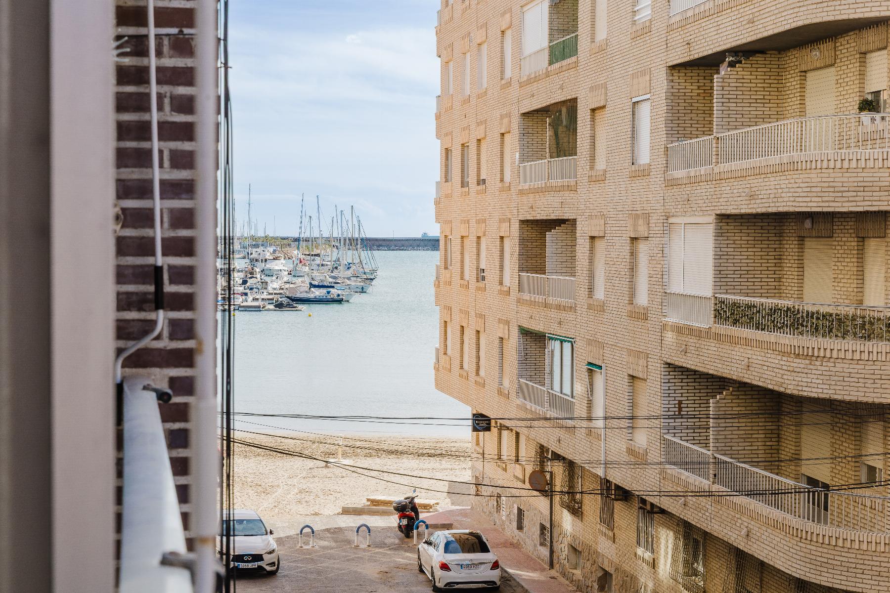 gallery image 1 of Apartamento con Vistas al Mar en Torrevieja