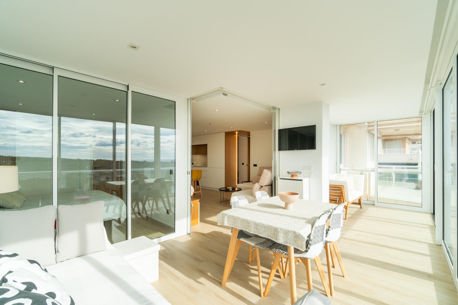 Роскошная квартира в Гуардамар с видом на море