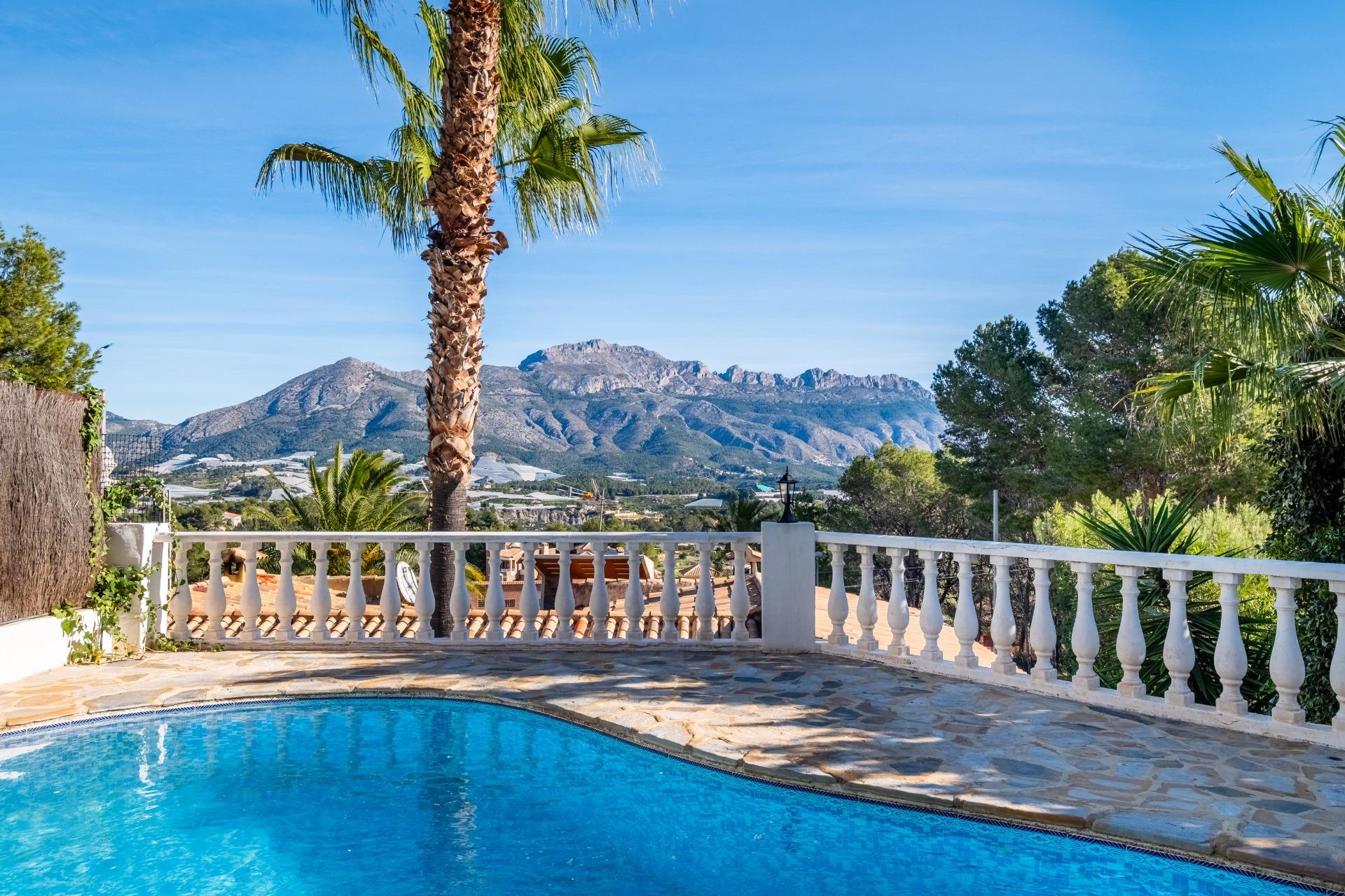 gallery image 1 of Charming Townhouse with Independent Apartment