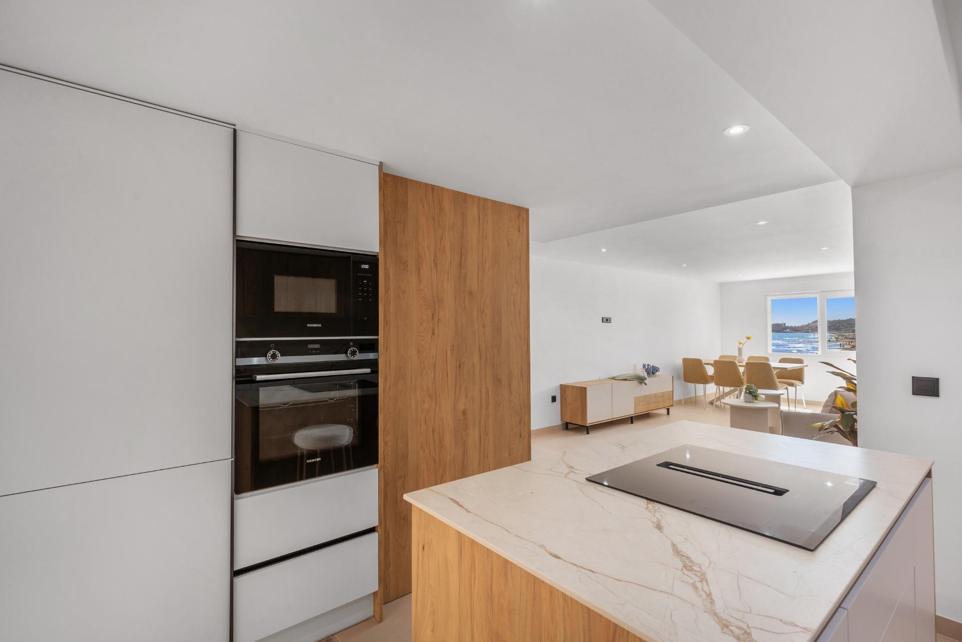 Премиальная квартира на первой линии в Ла Мата. Капитальная реконструкция, шумоизоляция, энергоэффективност