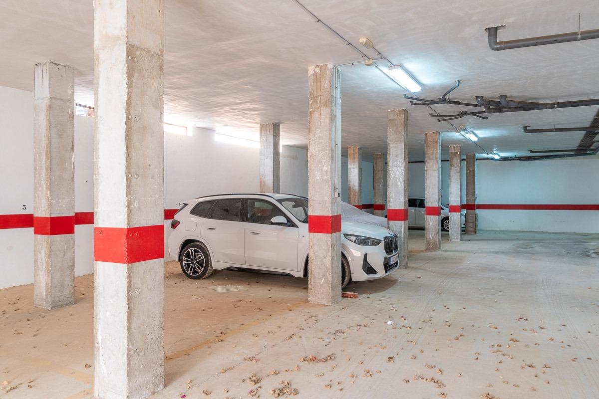 gallery image 1 of Spacious Parking Space in Cabo Roig