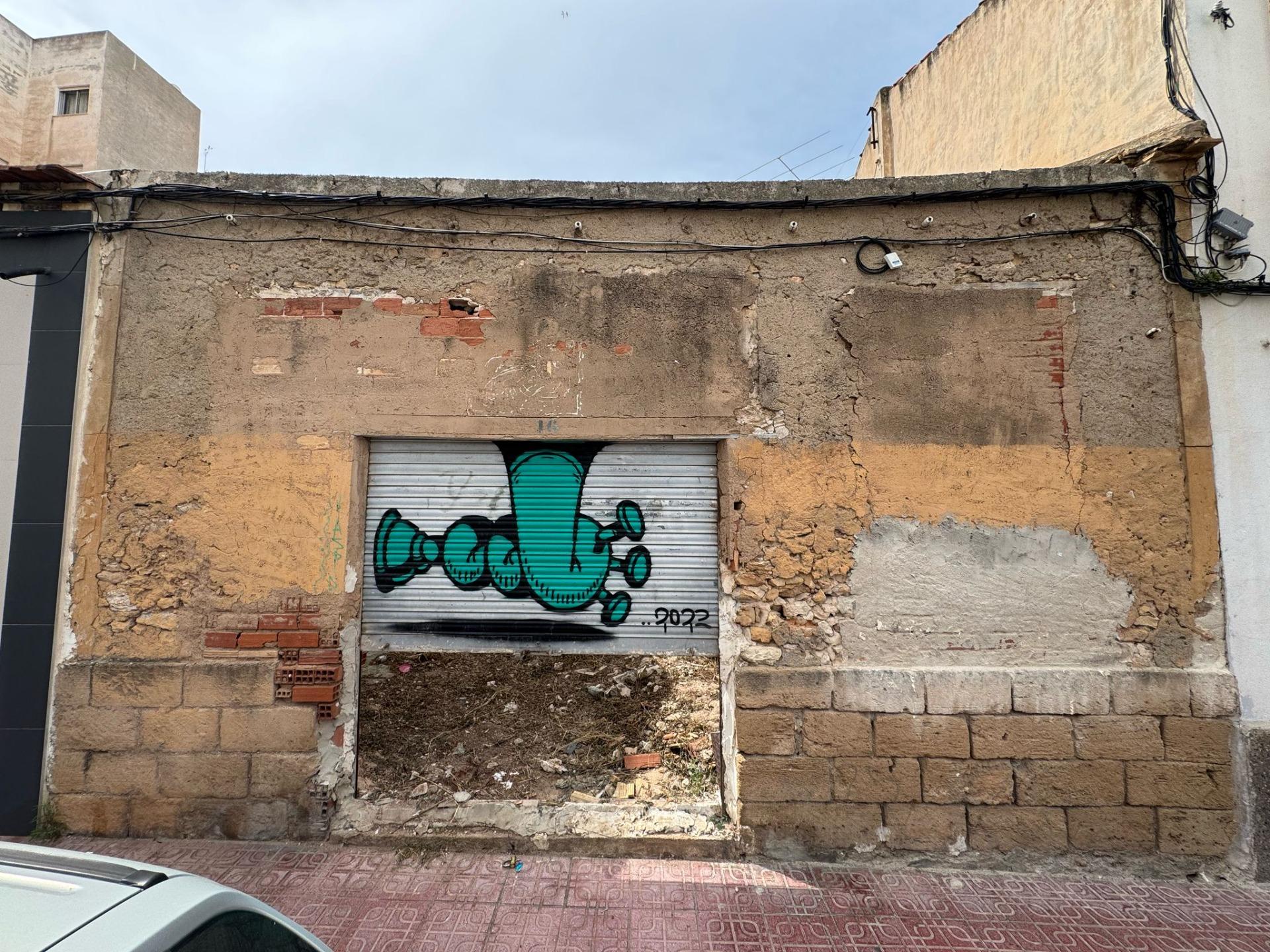 Участок 90 м² в центре Торревьехи