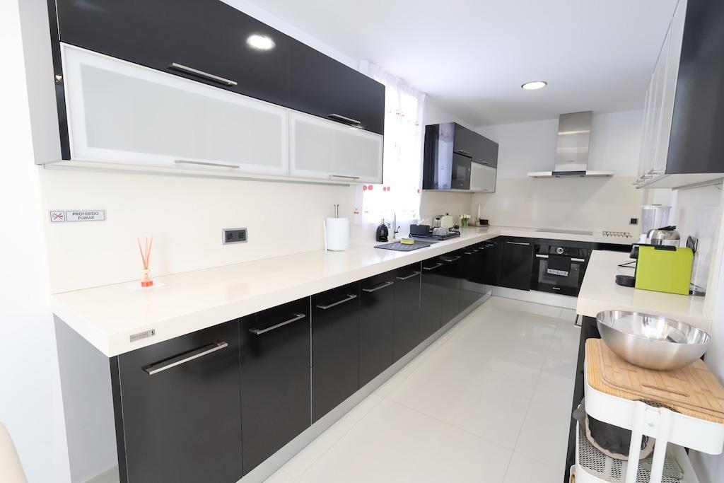 gallery image 1 of Modern 4-Bedroom Villa in Cabo Roig