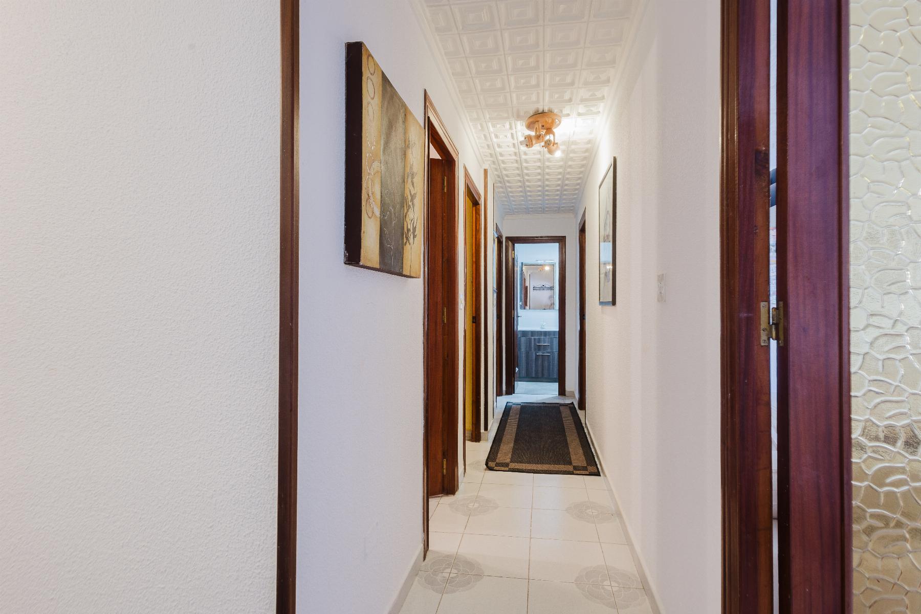 gallery image 3 of Stunning Seafront Apartment in Torrevieja