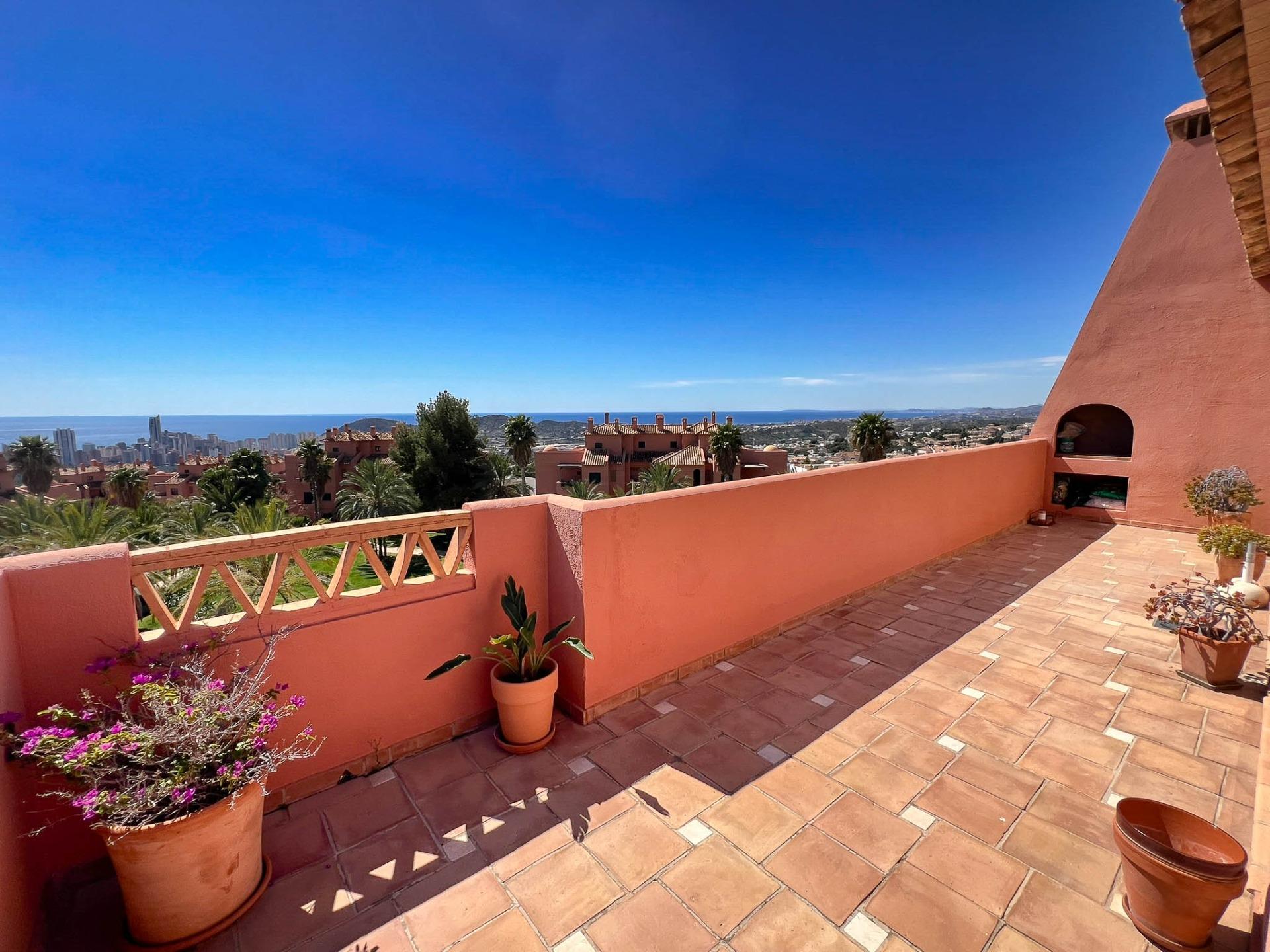 Роскошный двухуровневый пентхаус с видом на море, Финестрат