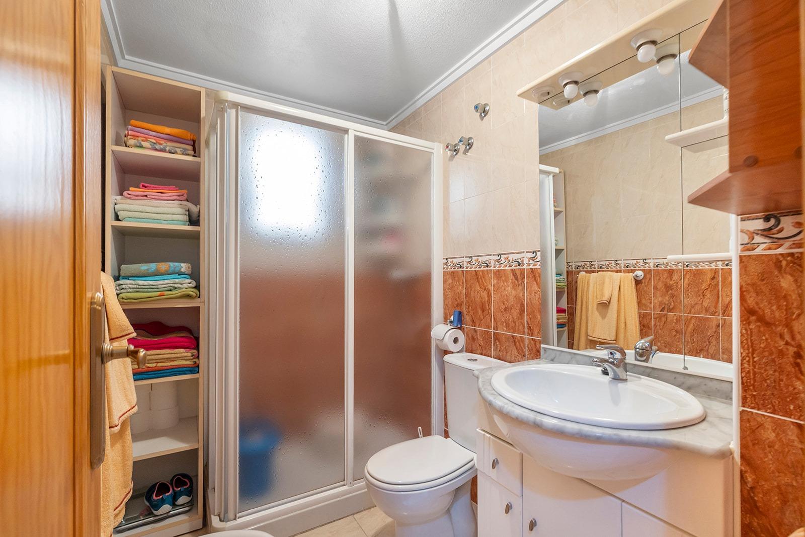 gallery image 3 of Charming 2-Bedroom Apartment in Central Torrevieja