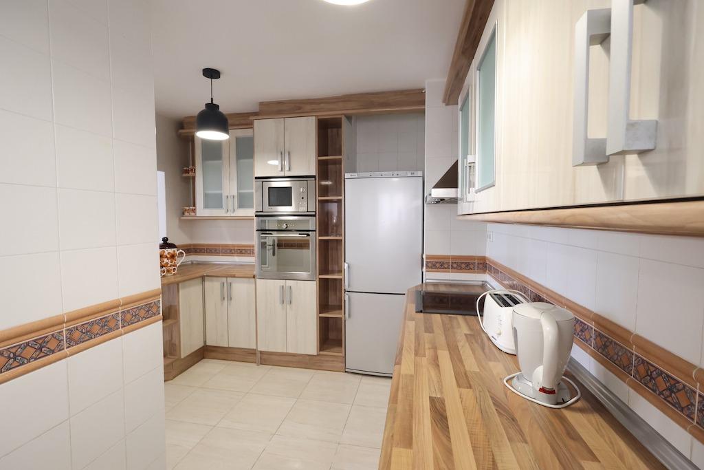 gallery image 4 of Modern 3-Bed Apartment Near Torrevieja Port