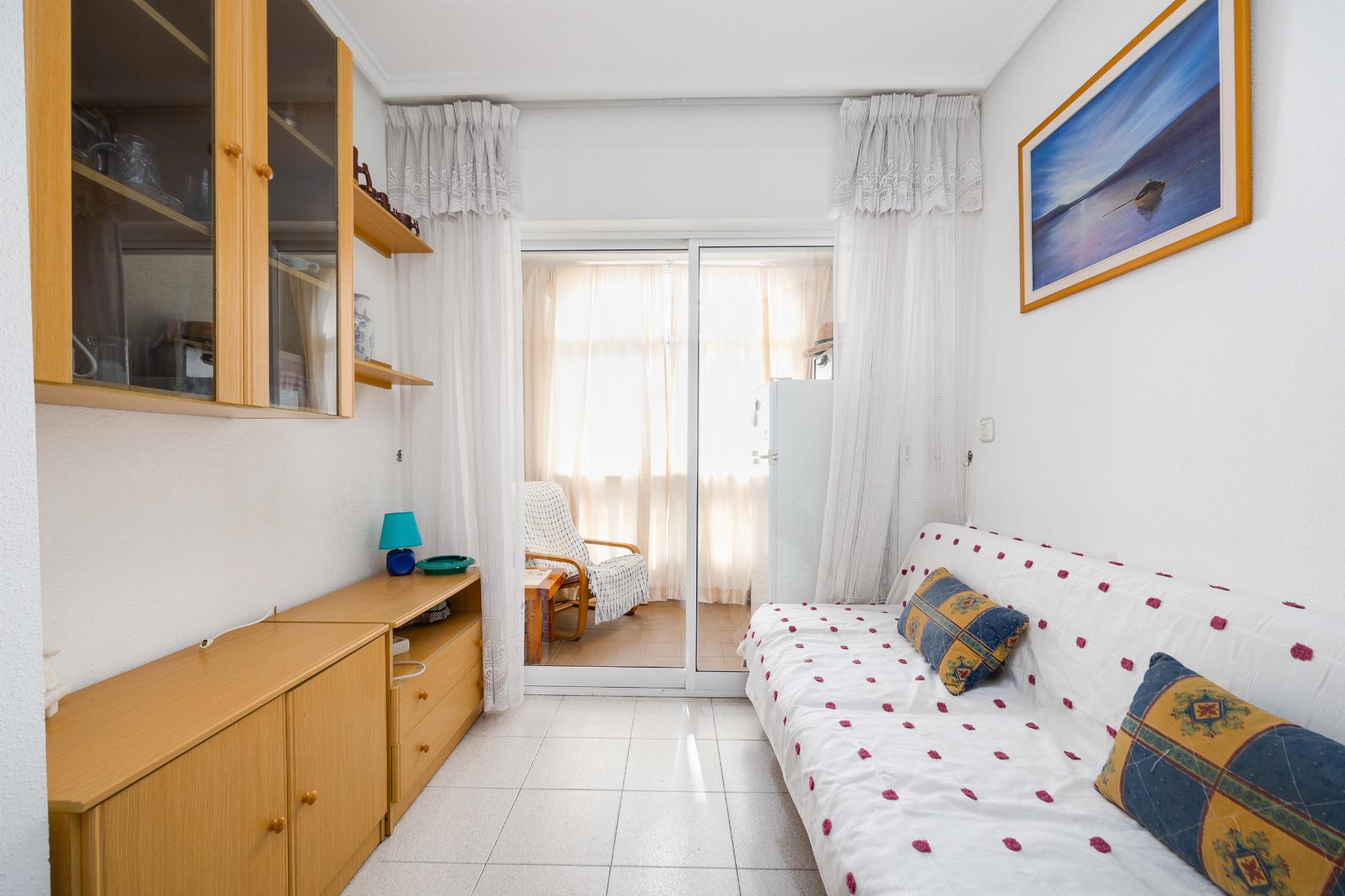 gallery image 4 of Cozy Apartment Near the Sea in Torrevieja