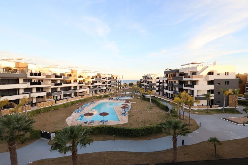 gallery image 4 of Luxury Sea View Apartment in Playa Flamenca