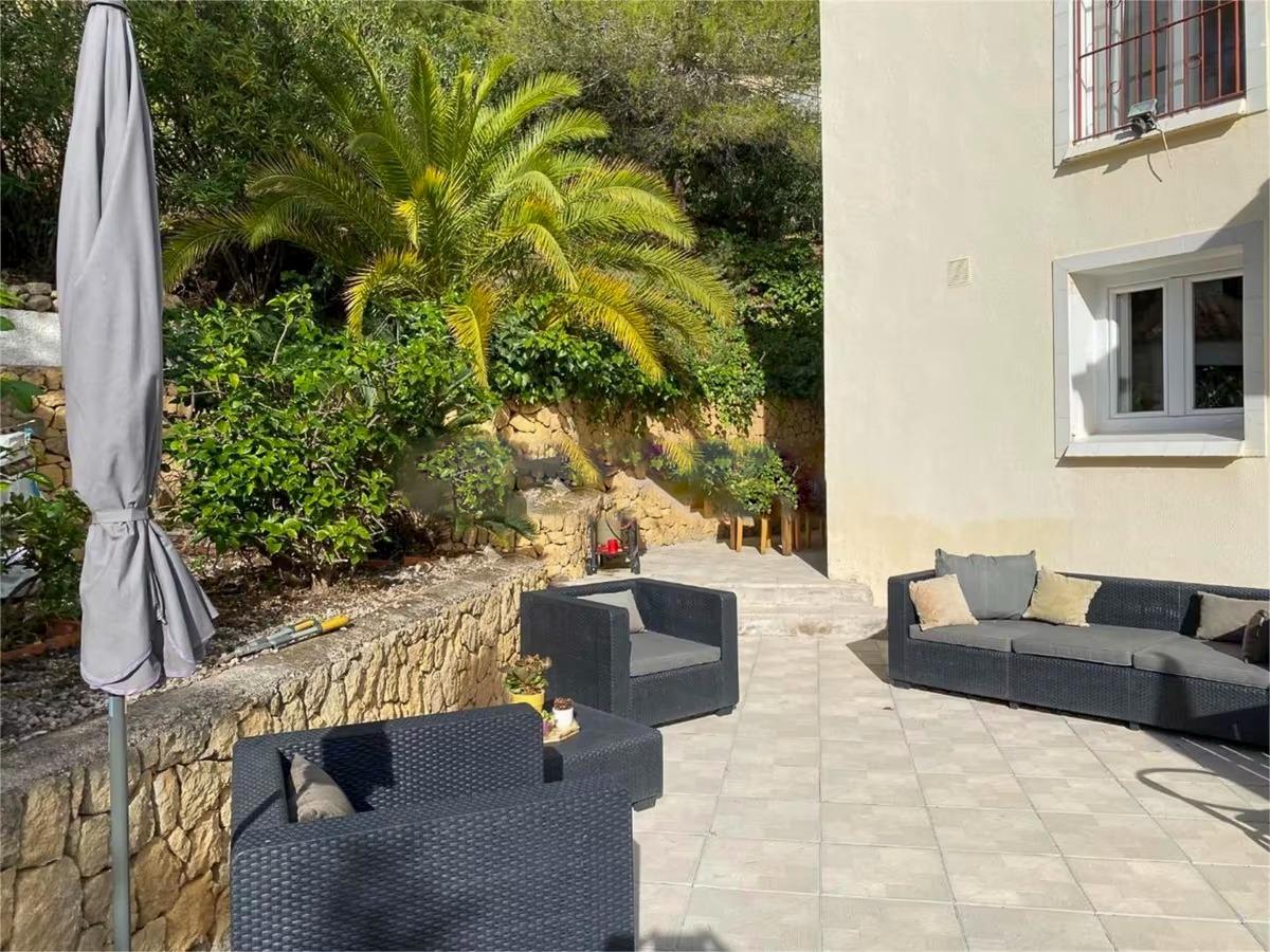 gallery image 2 of Charming Villa with Mountain Views in Altea