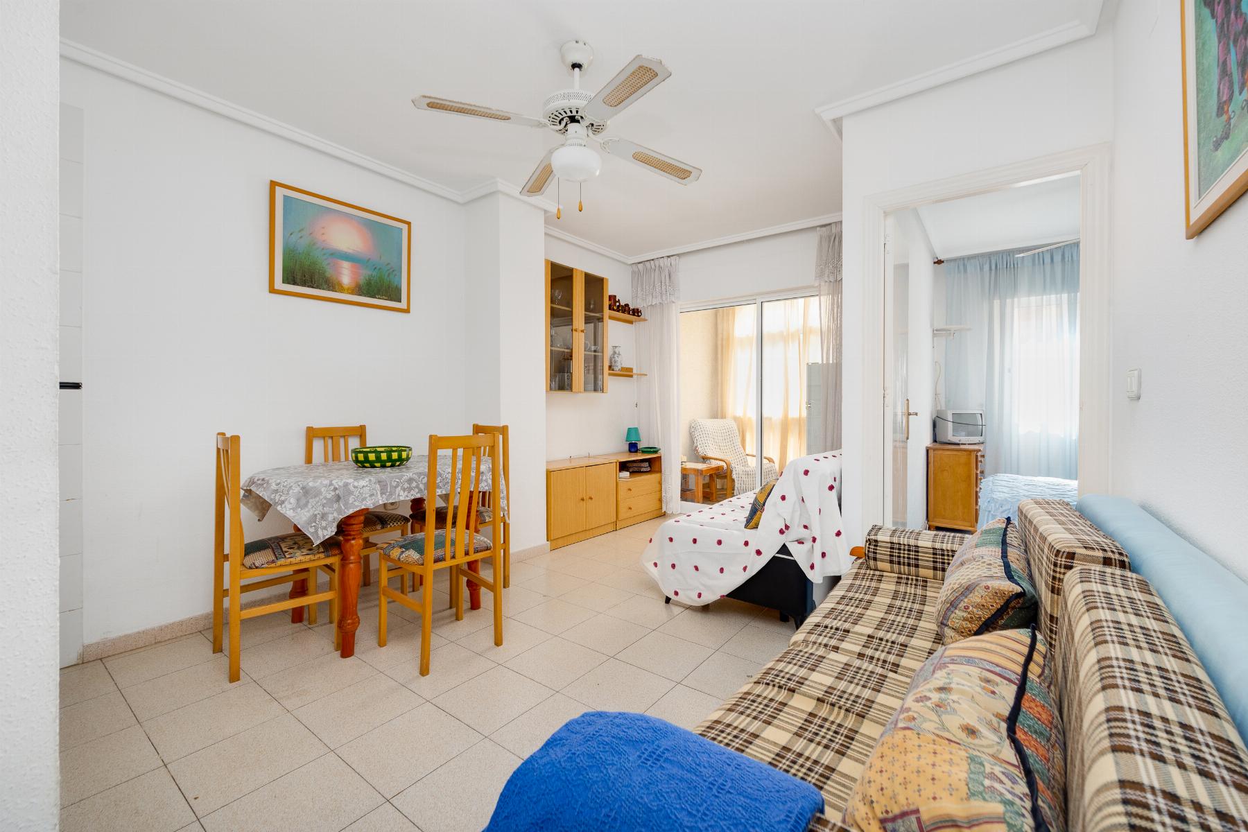 gallery image 2 of Cozy Apartment Near the Sea in Torrevieja