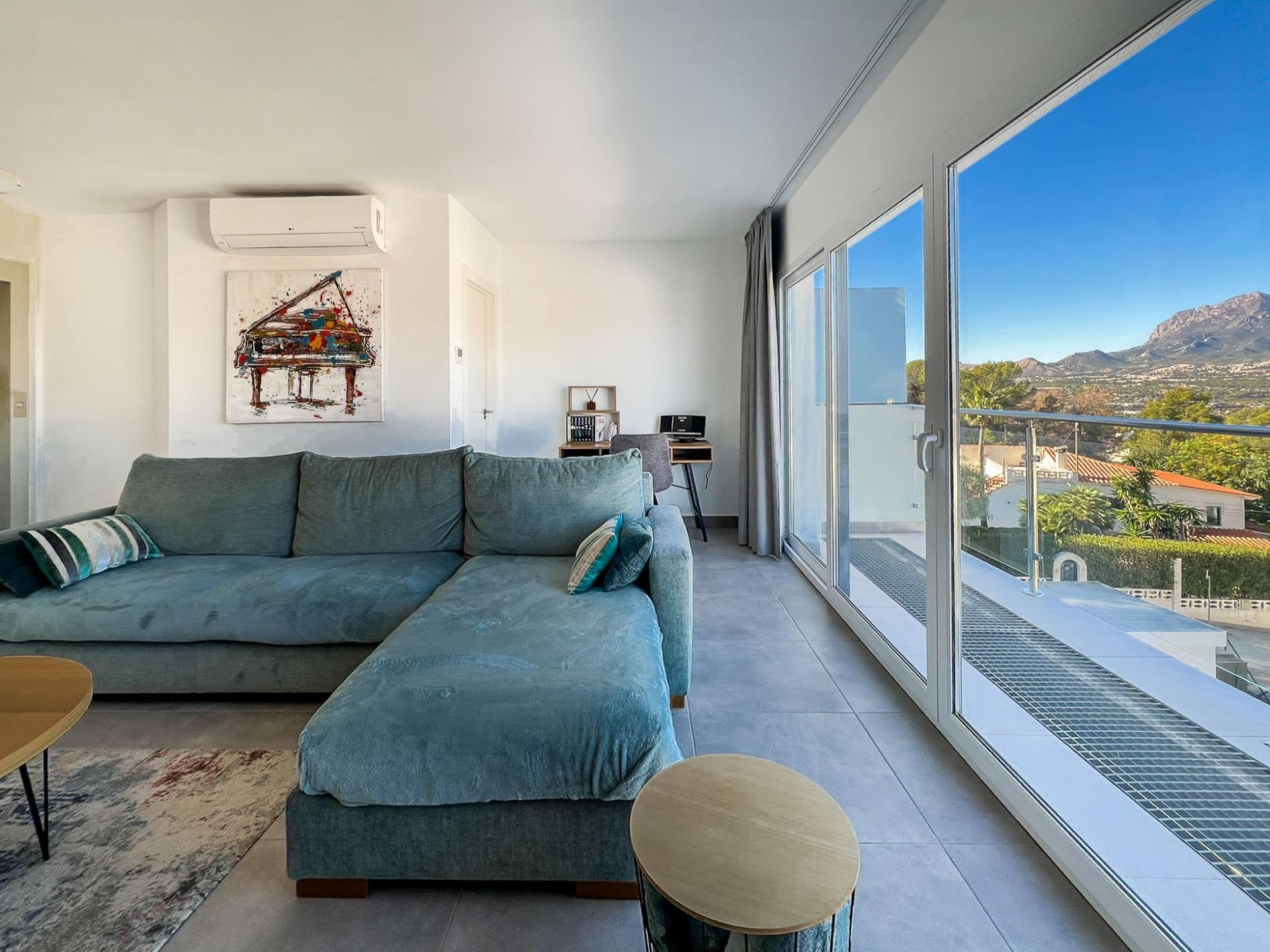 gallery image 2 of Luxury New Build Townhouse in Albir with Sea Views