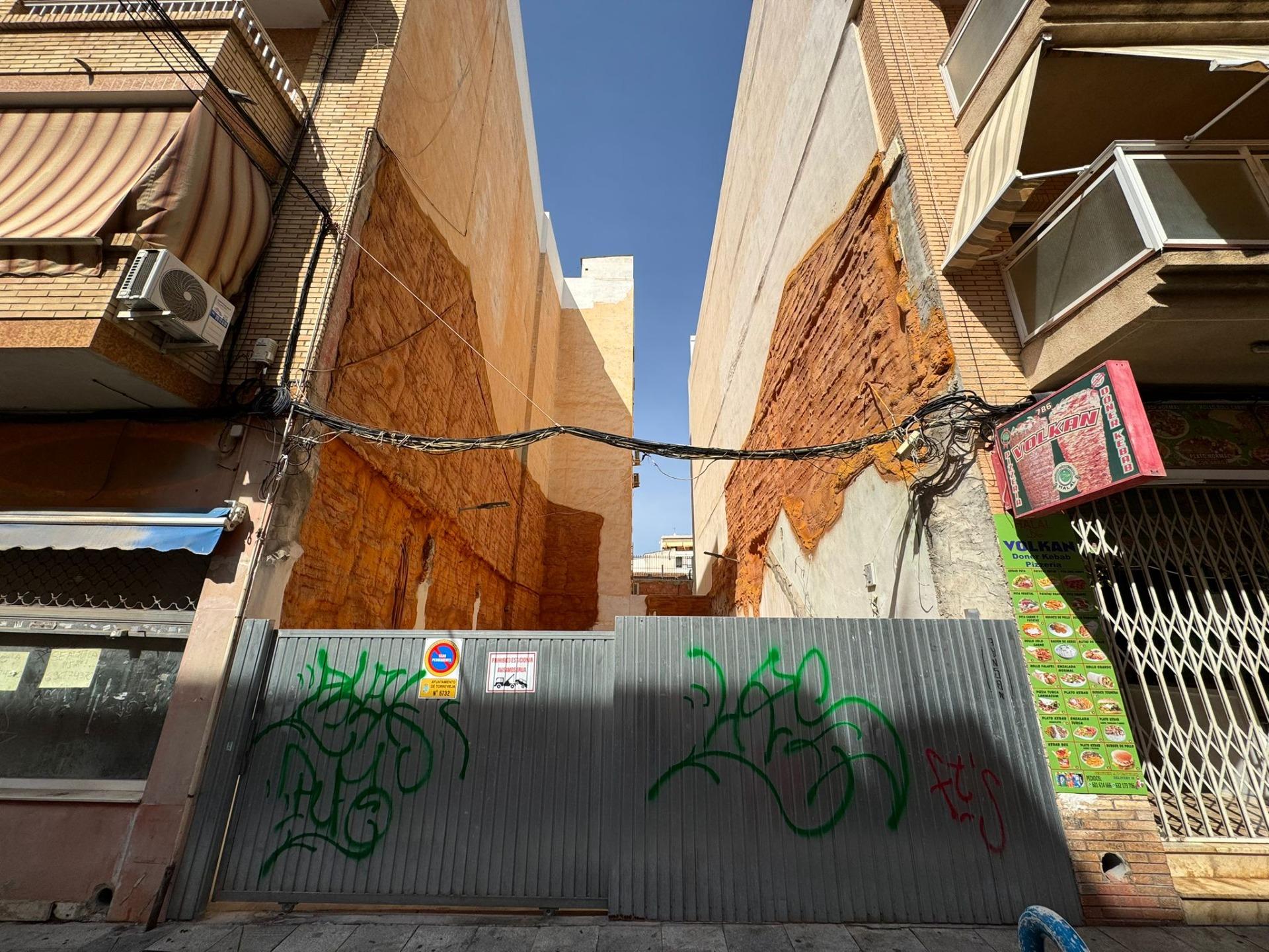 gallery image 4 of PLOT FOR SALE IN THE HEART OF TORREVIEJA