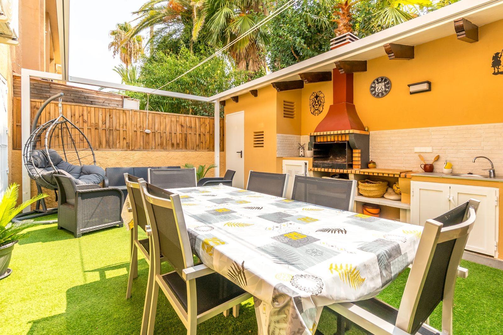 gallery image 2 of Renovated Ground Floor Apartment in Albir