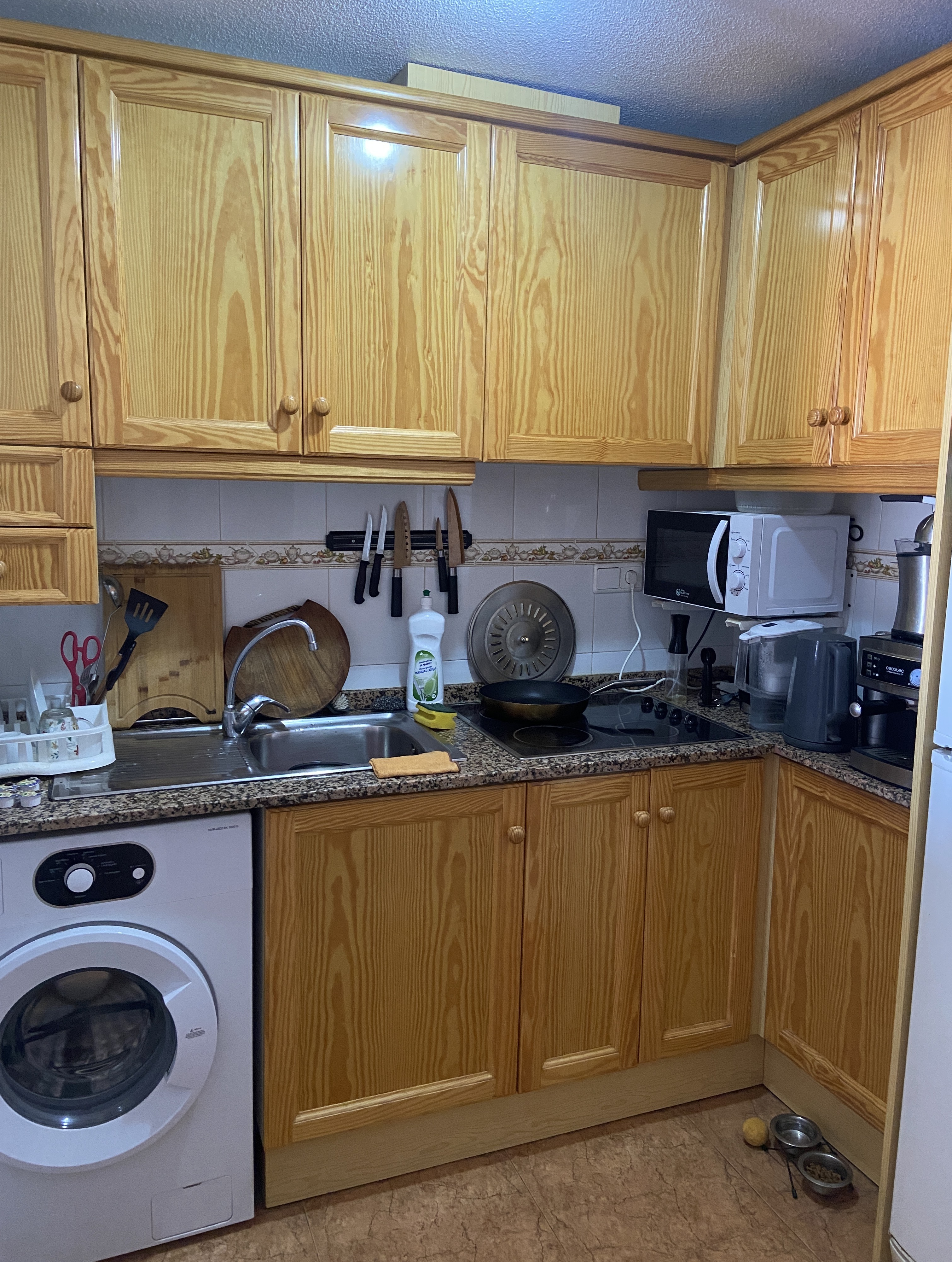 gallery image 3 of Bright Apartment in Central Torrevieja