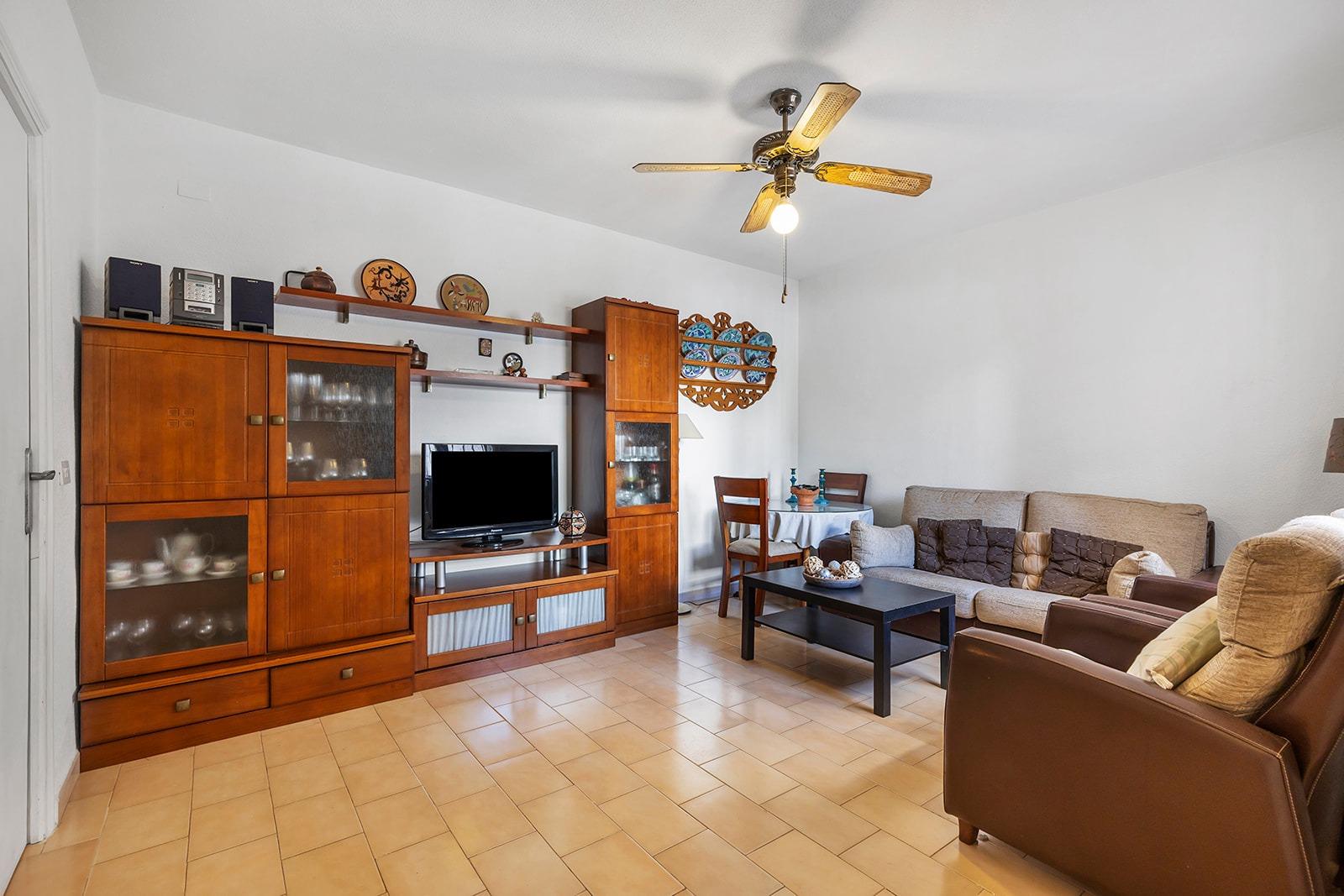 gallery image 2 of Townhouse in Residencial Calas Blancas – 6 Bedrooms - Only 500m from Playa del Cura 🏖️