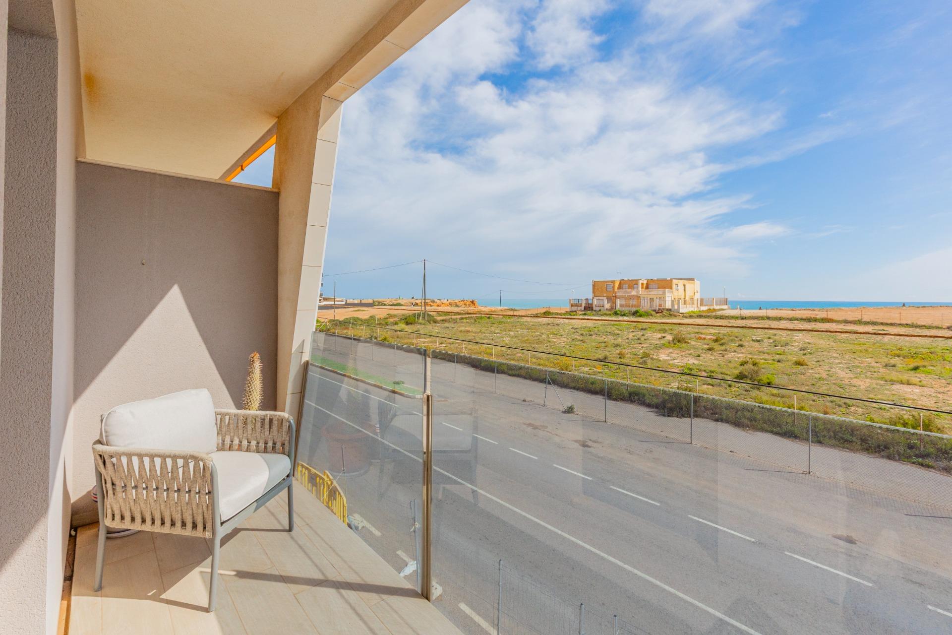 gallery image 2 of Luxury Apartment Near Playa de los Locos, Torrevieja