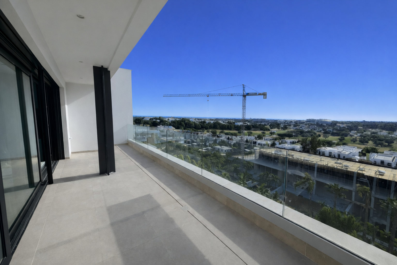 Элитные апартаменты с частным бассейном и видом на море