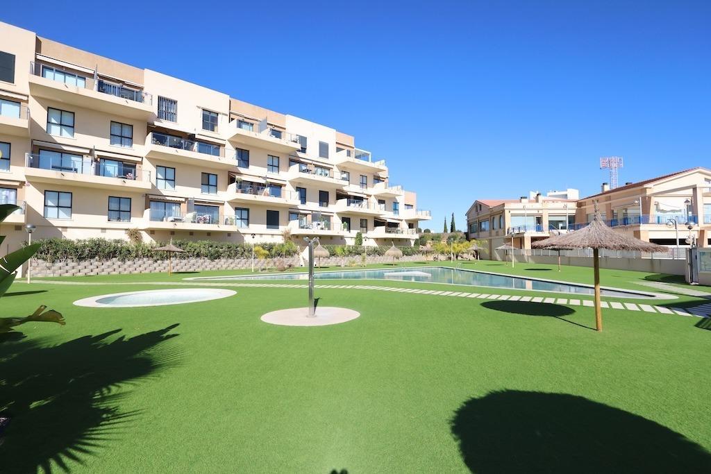 gallery image 1 of Modern 2-Bedroom Apartment in La Zenia