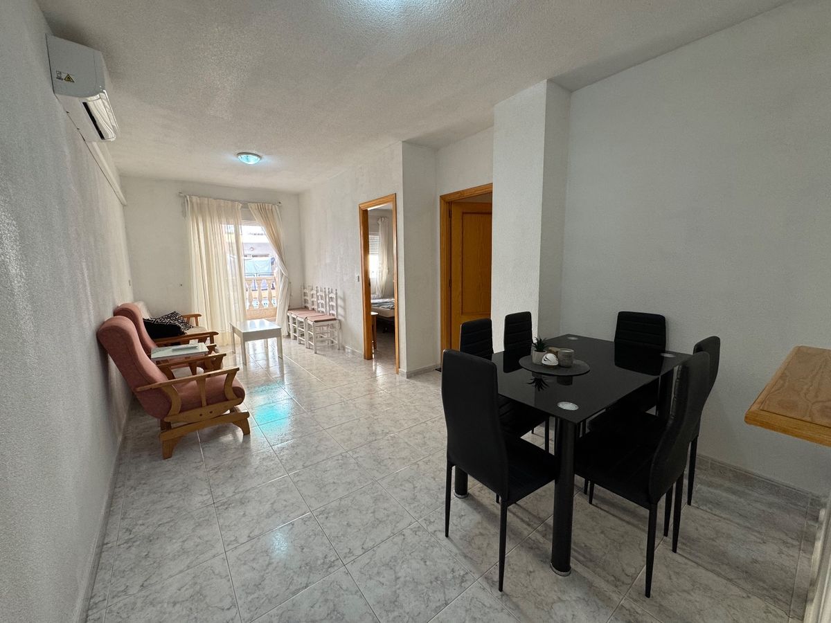 gallery image 3 of 2 BED-APARTMENT IN TORREVIEJA – 450M FROM PLAYA LOS LOCOS.