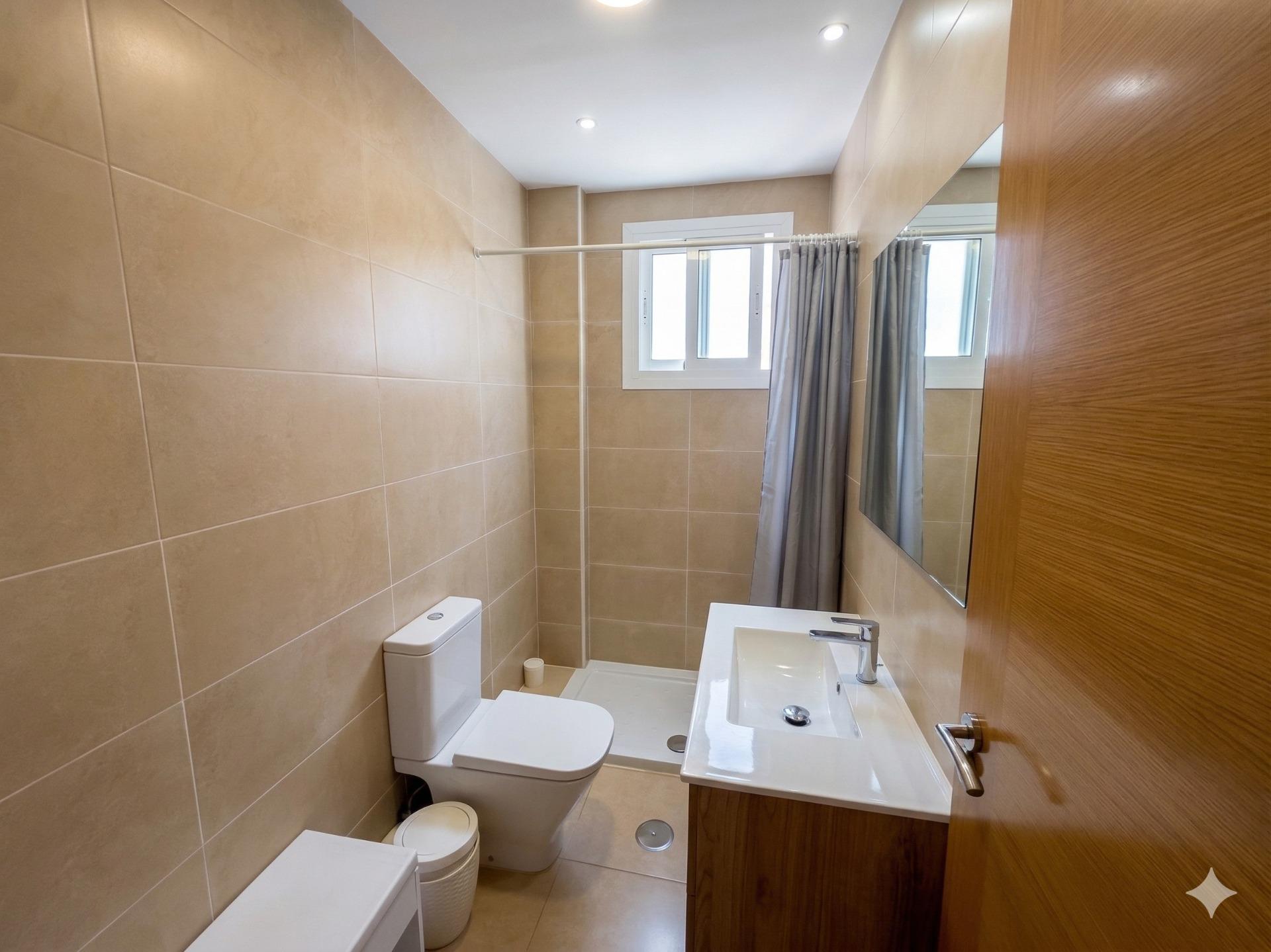 gallery image 4 of Immaculate 3-Bedroom Apartment in Torrevieja