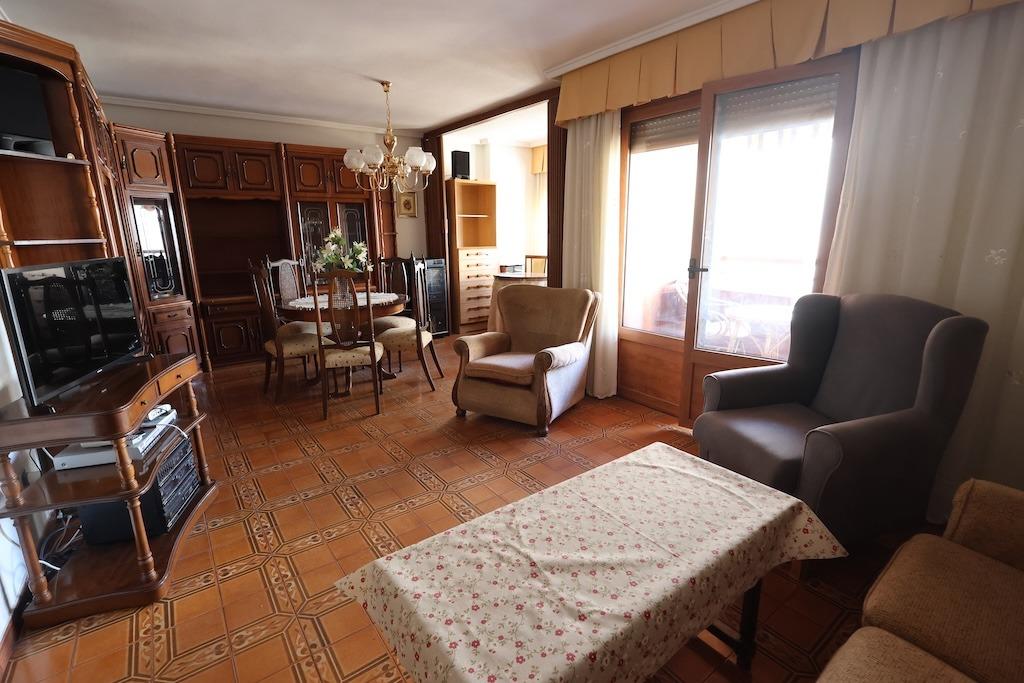 gallery image 3 of Spacious 3-Bed Apartment in Torrevieja Center