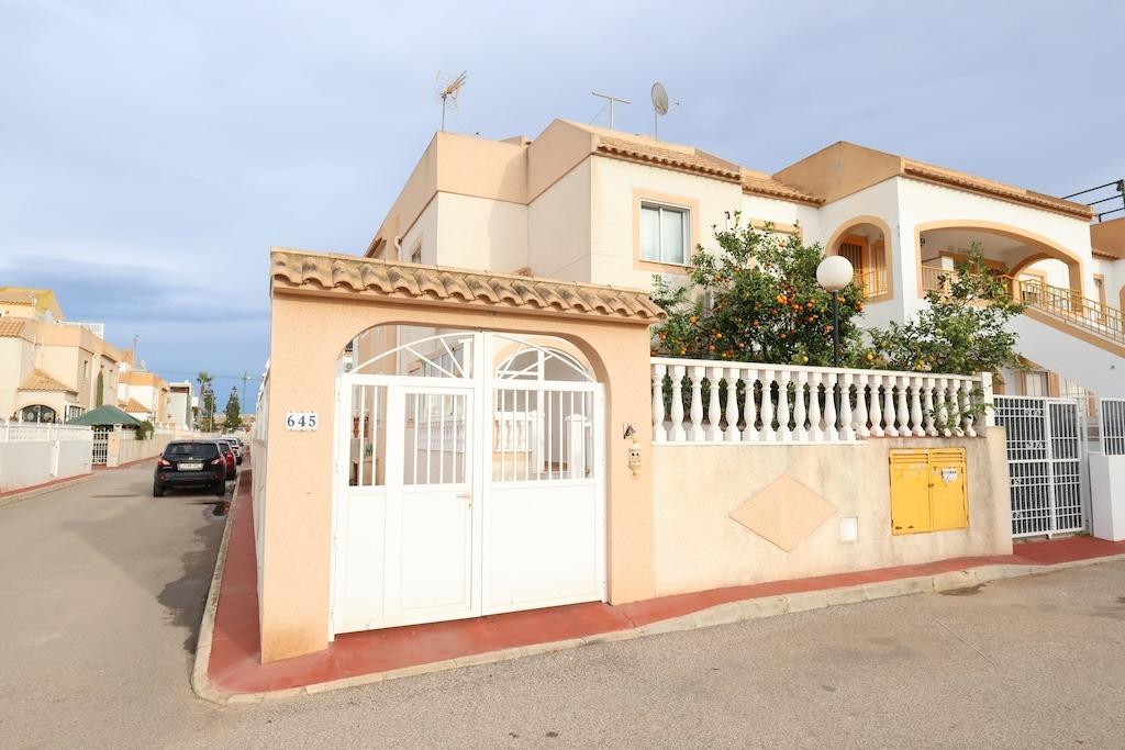 gallery image 1 of Delightful South-Facing Corner Townhouse, Torrevieja