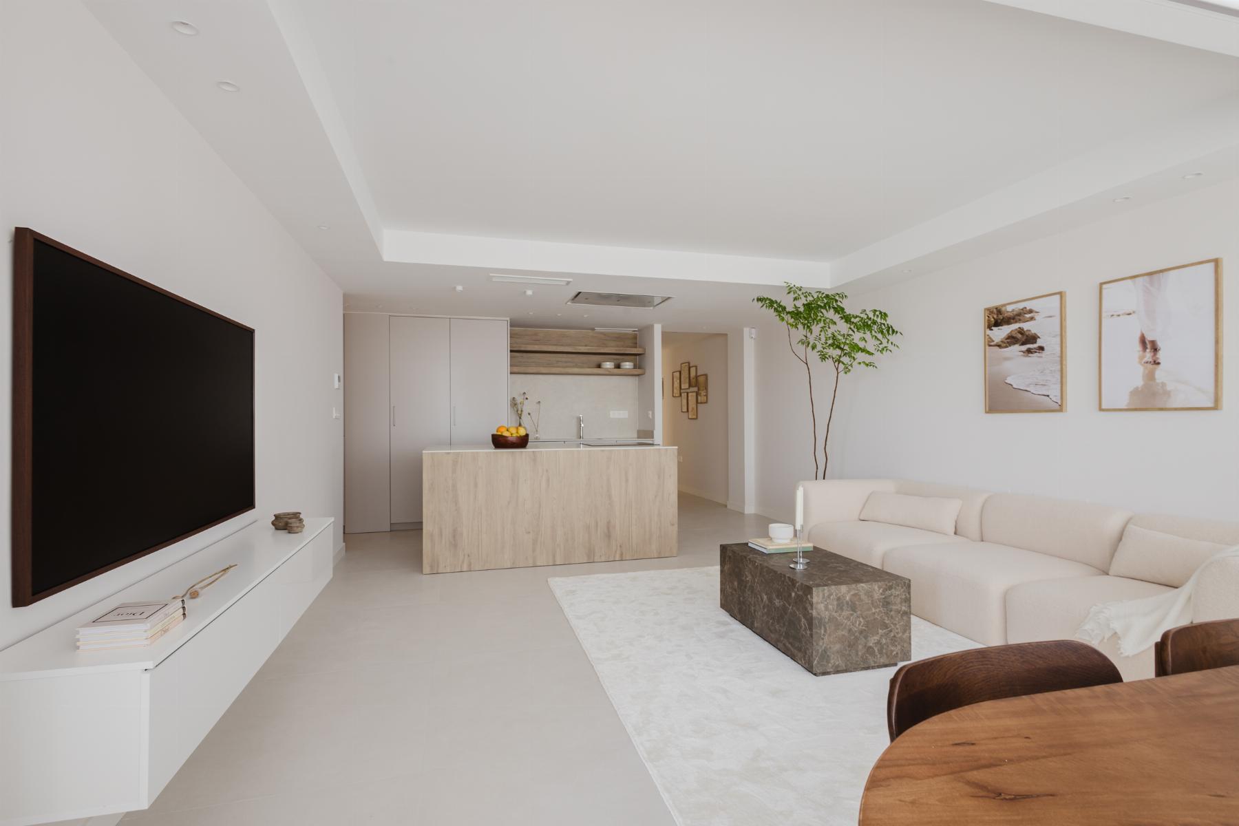 gallery image 3 of Luxury Seafront Apartment in Torrevieja