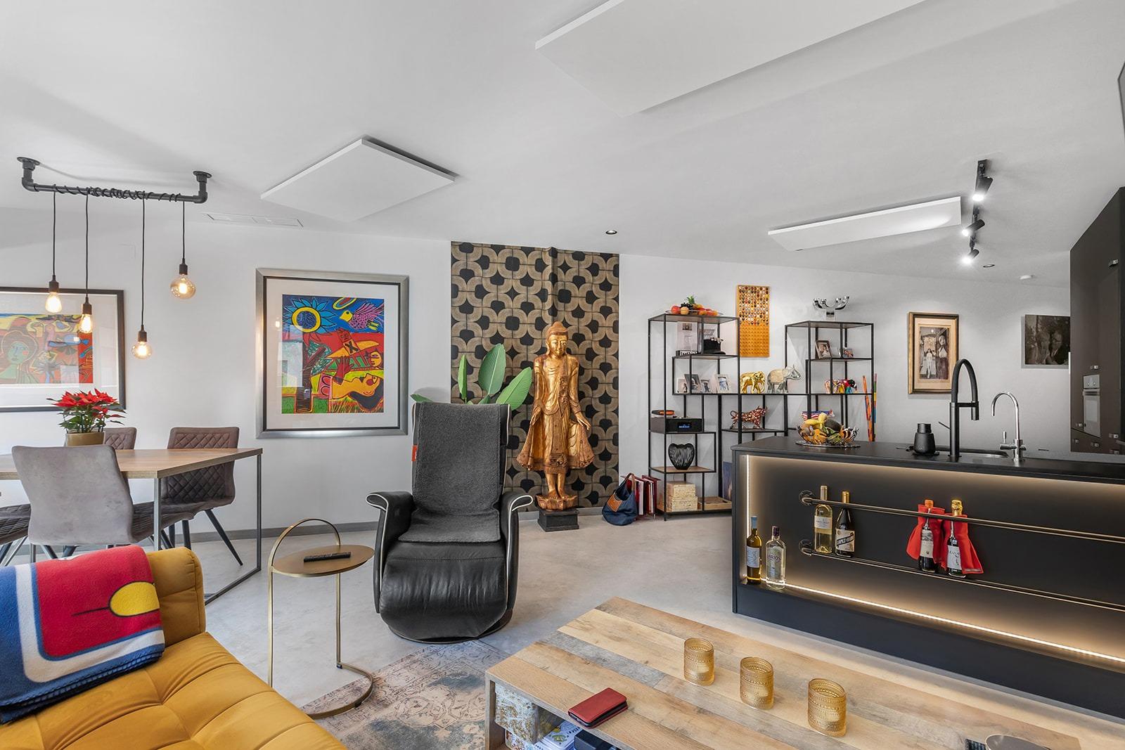 gallery image 1 of Modern Apartment with Rooftop Amenities