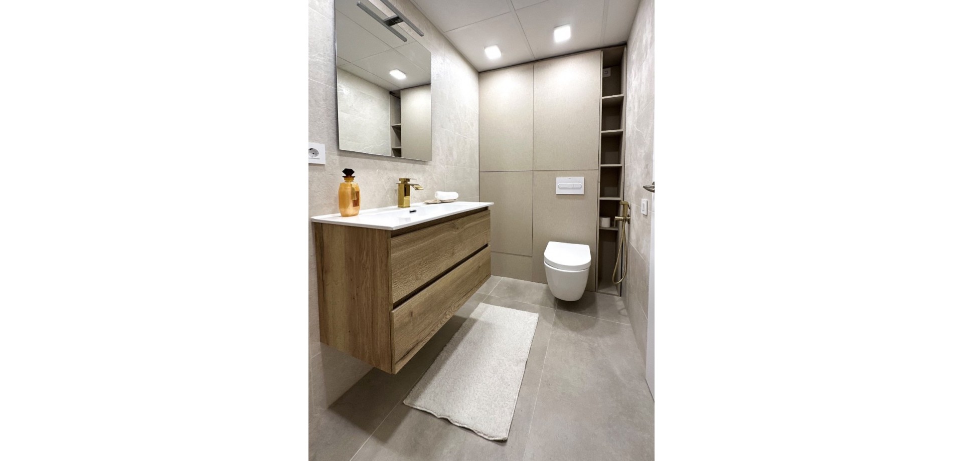 gallery image 1 of 