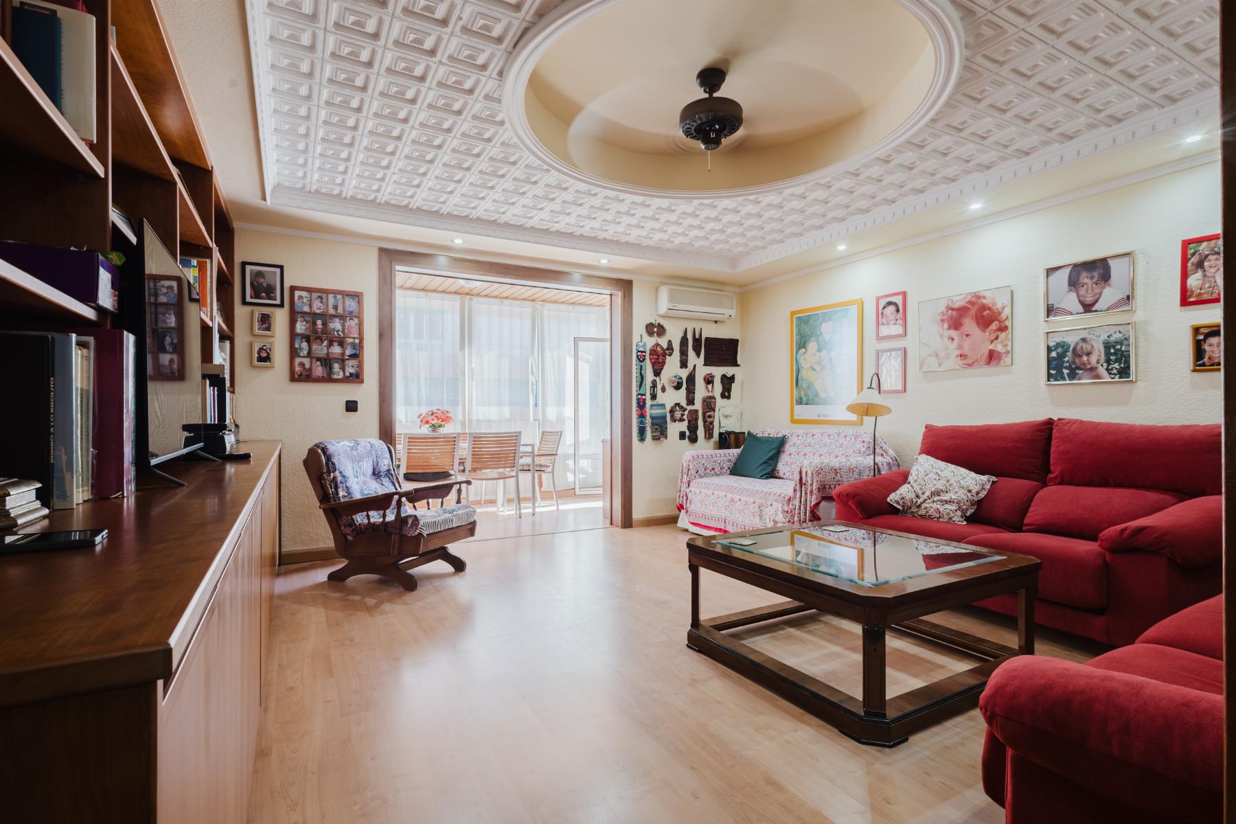 gallery image 4 of Beachfront Apartment with Sea Views, Torrevieja