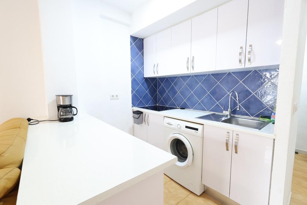 gallery image 2 of Coastal Apartment with Sea Views in Torrevieja