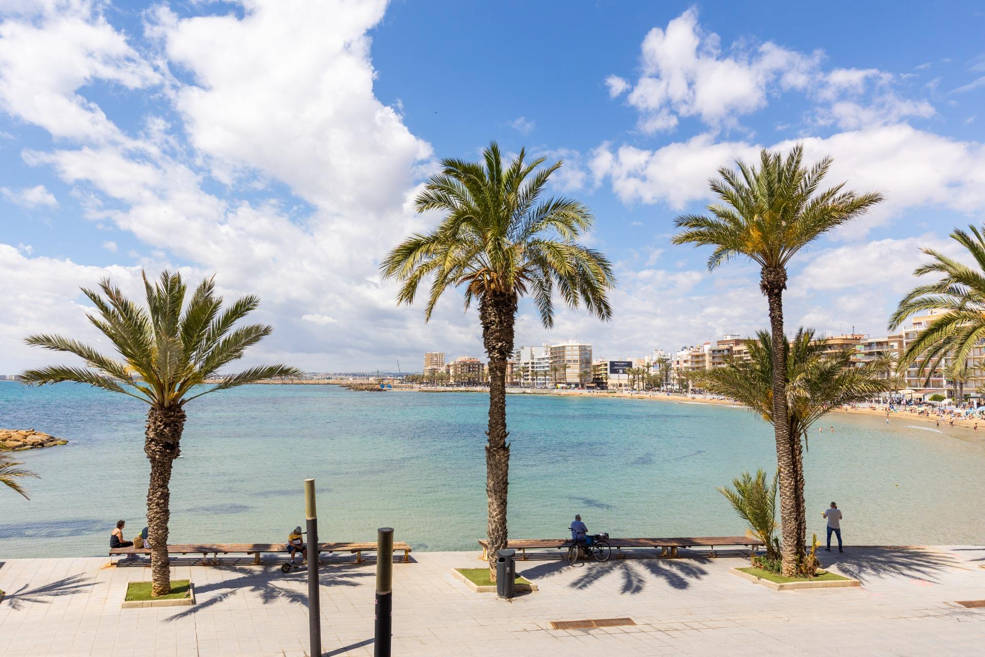 Апартаменты с фронтальным видом на море на пляже Плайя-дель-Кура и с ТУРИСТИЧЕСКОЙ ЛИЦЕНЗИЕЙ!!