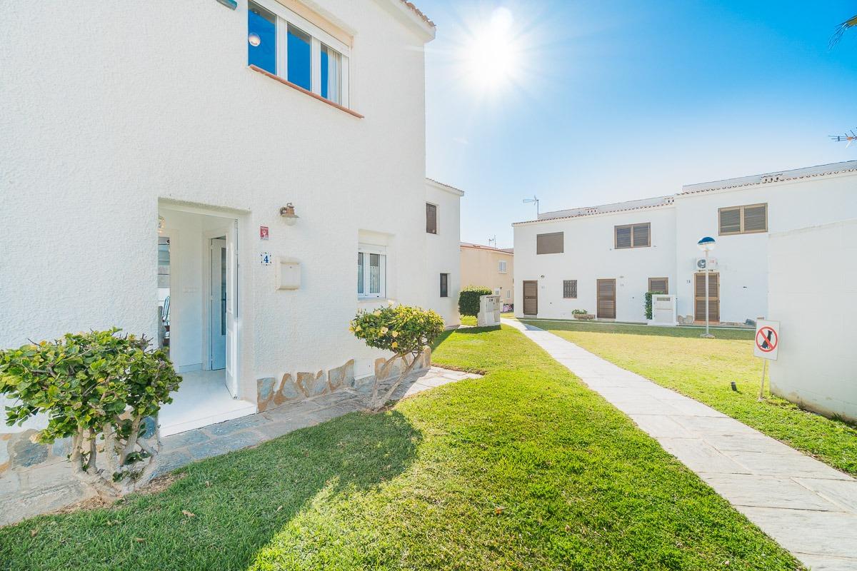 gallery image 2 of Seafront Townhouse with Panoramic Views, Playa Flamenca
