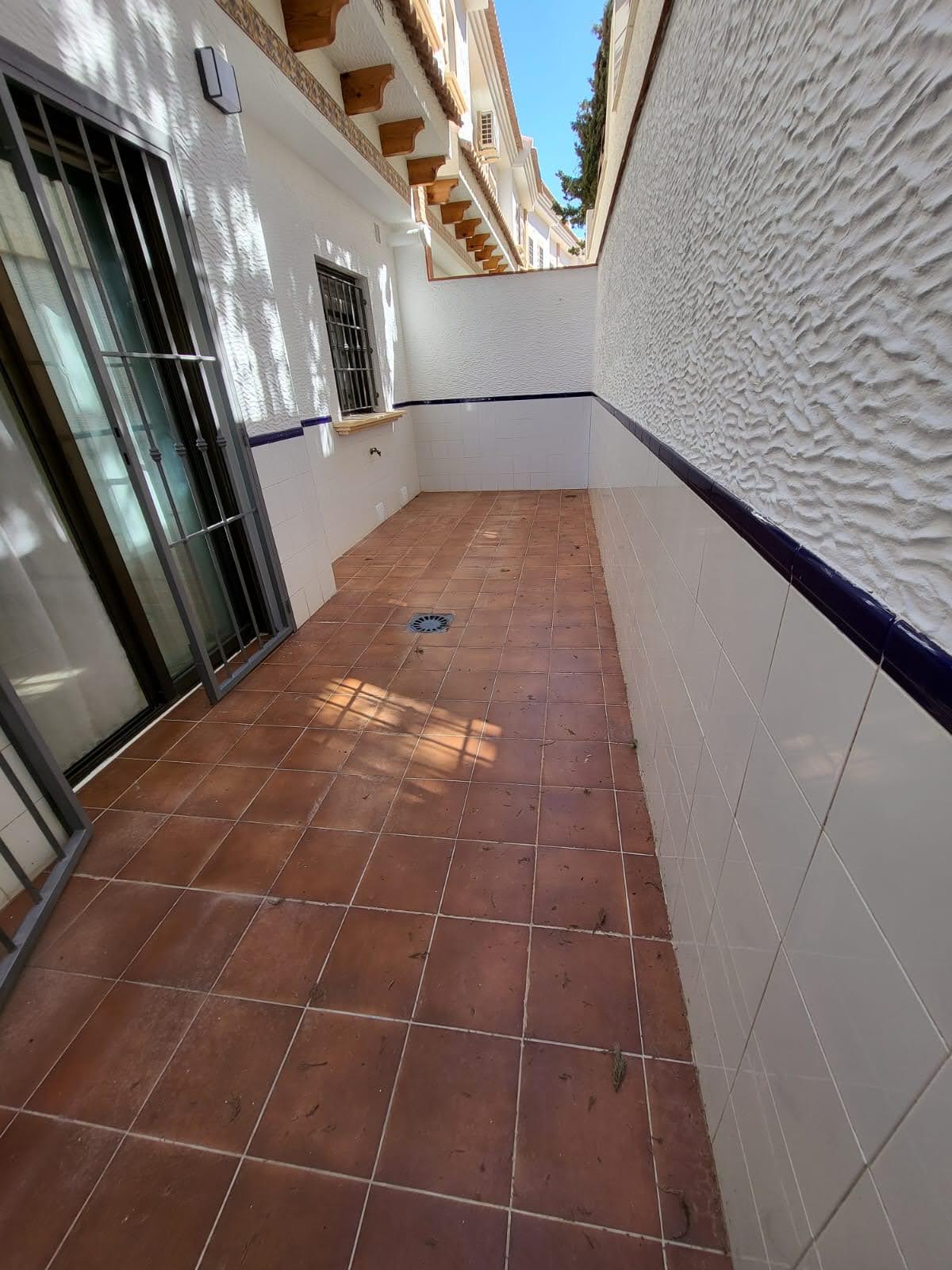 gallery image 2 of Fully Renovated Townhouse in Villamartin