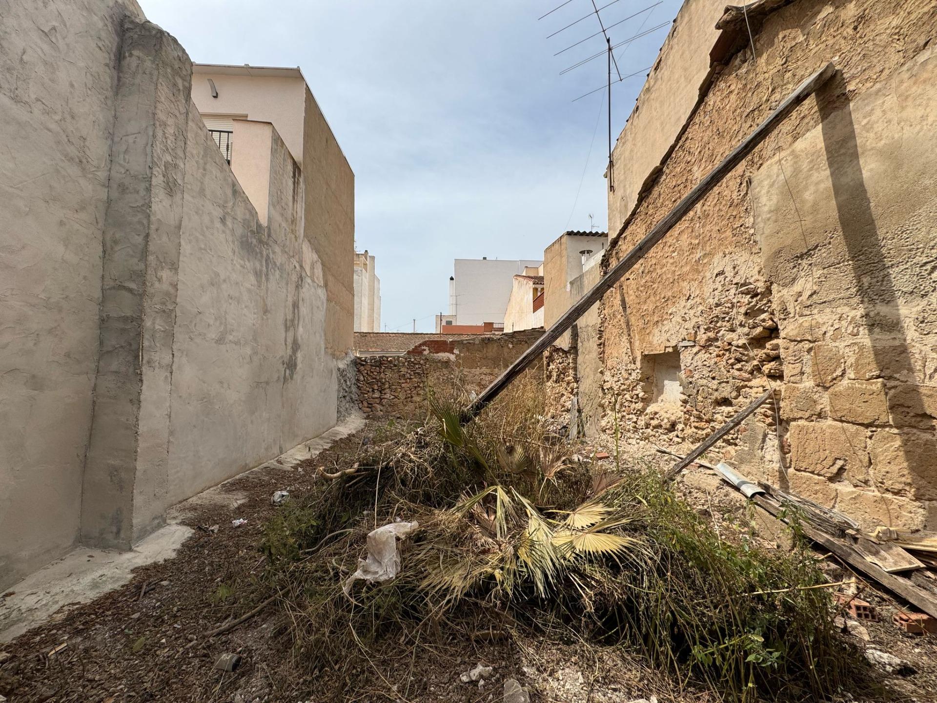 gallery image 2 of 90 m² Urban Plot in Central Torrevieja