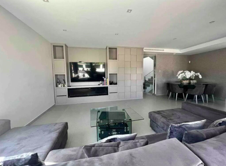 gallery image 3 of Luxury Renovated Villa in Los Balcones, Torrevieja