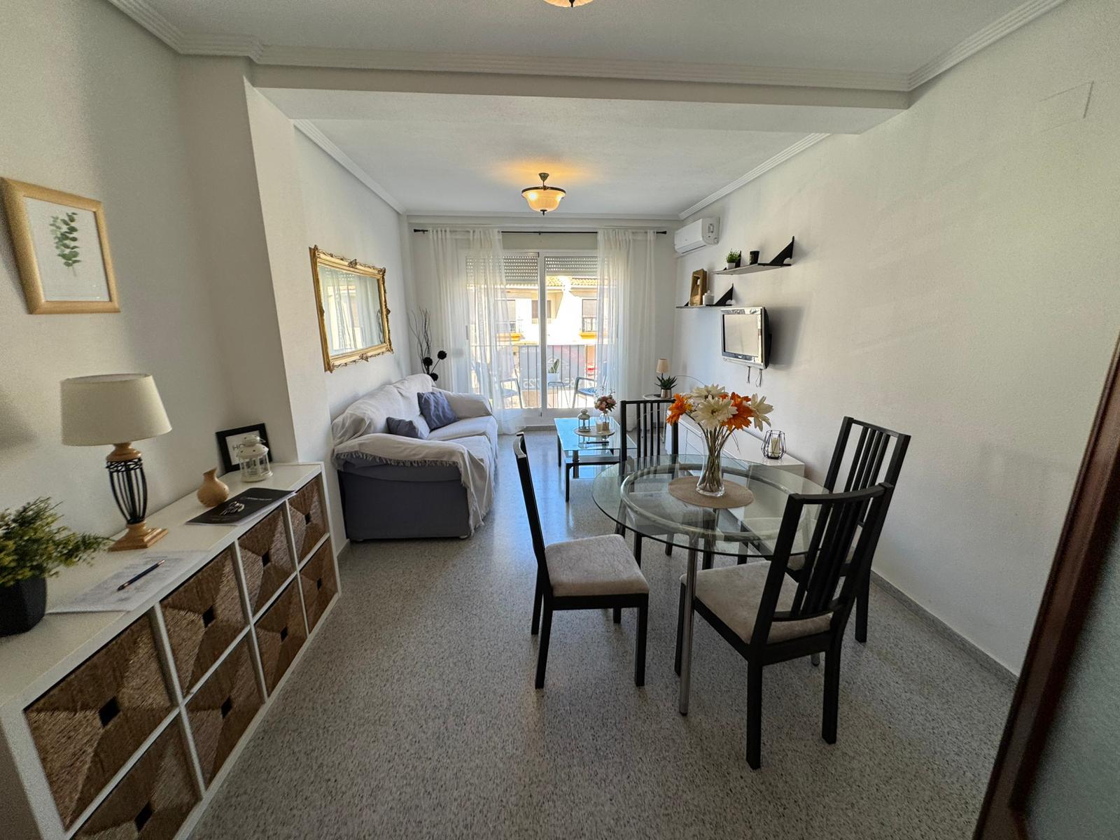 gallery image 4 of Spacieux appartement T4 à San Miguel de Salinas