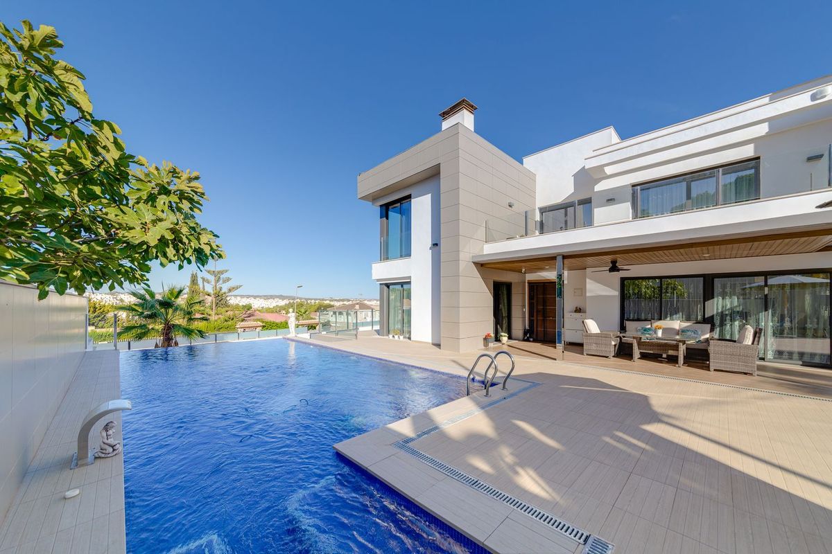 gallery image 2 of LUXURY DETACHED VILLA FOR SALE – LOS BALCONES – LOS ALTOS DEL EDÉN.