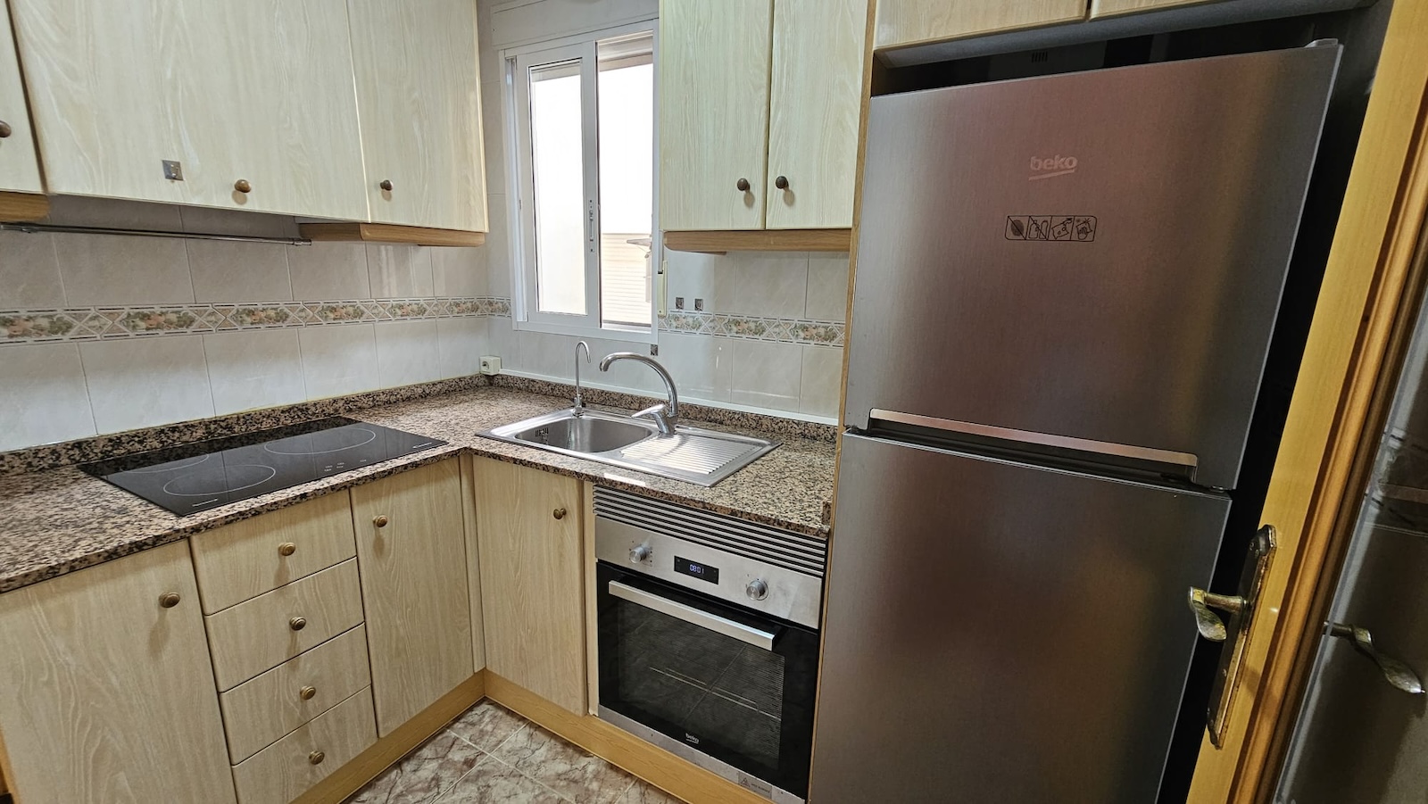gallery image 4 of Charming 2-Bed Apartment in Central Torrevieja