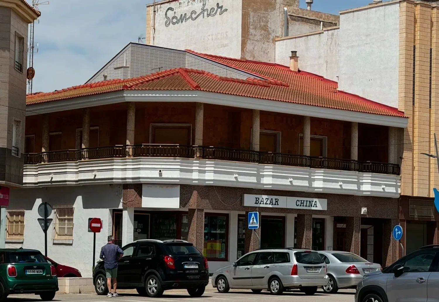 gallery image 1 of Spacious Penthouse with Rooftop Terrace