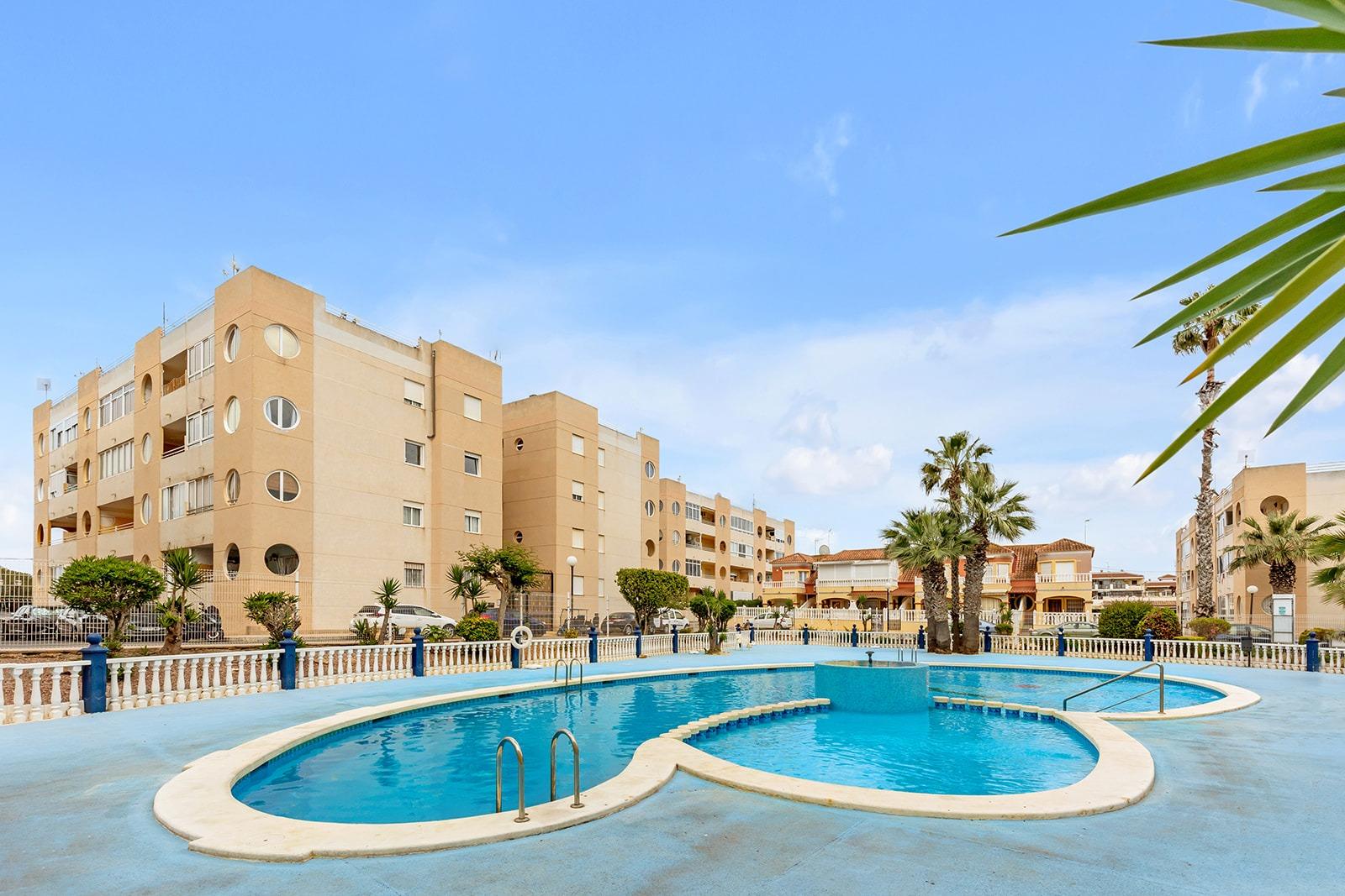 gallery image 3 of Unique opportunity in Torrevieja, San Luis area!