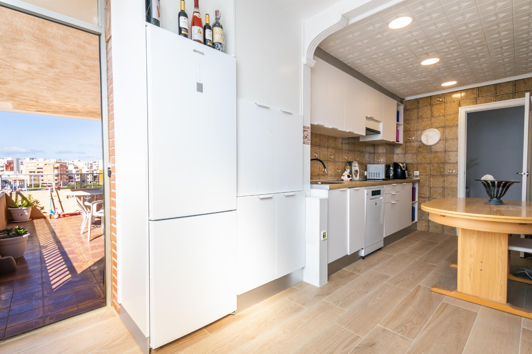 gallery image 4 of Renovated Apartment 50m from Sea, Torrevieja