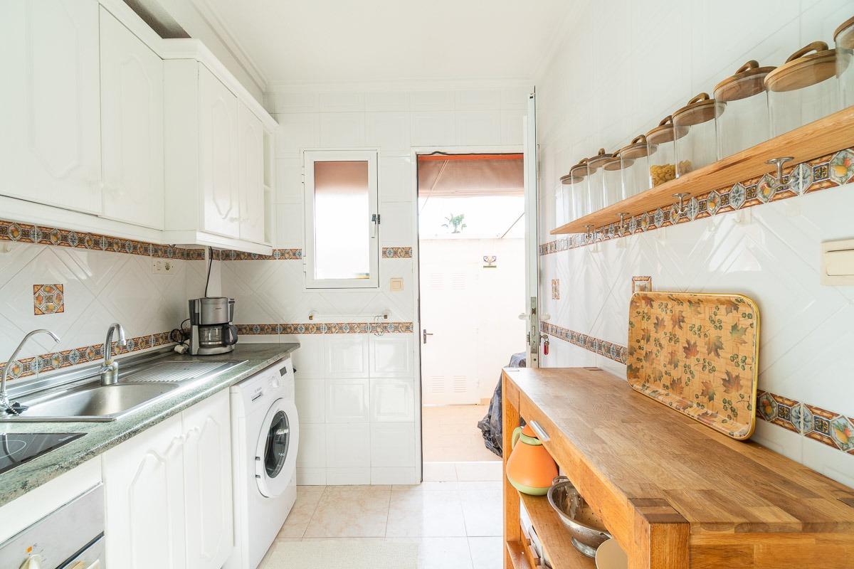 gallery image 3 of Luxurious Duplex with Sea Views in Playa Flamenca Norte