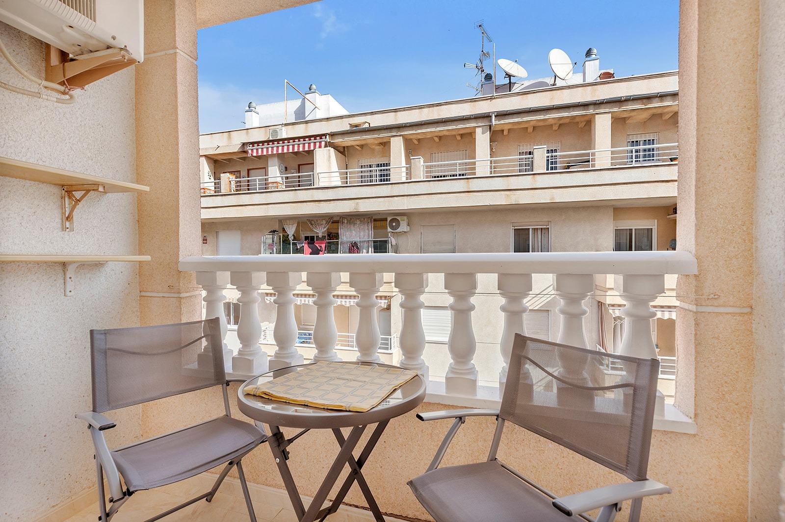 gallery image 1 of Charming 2-Bedroom Apartment in Central Torrevieja