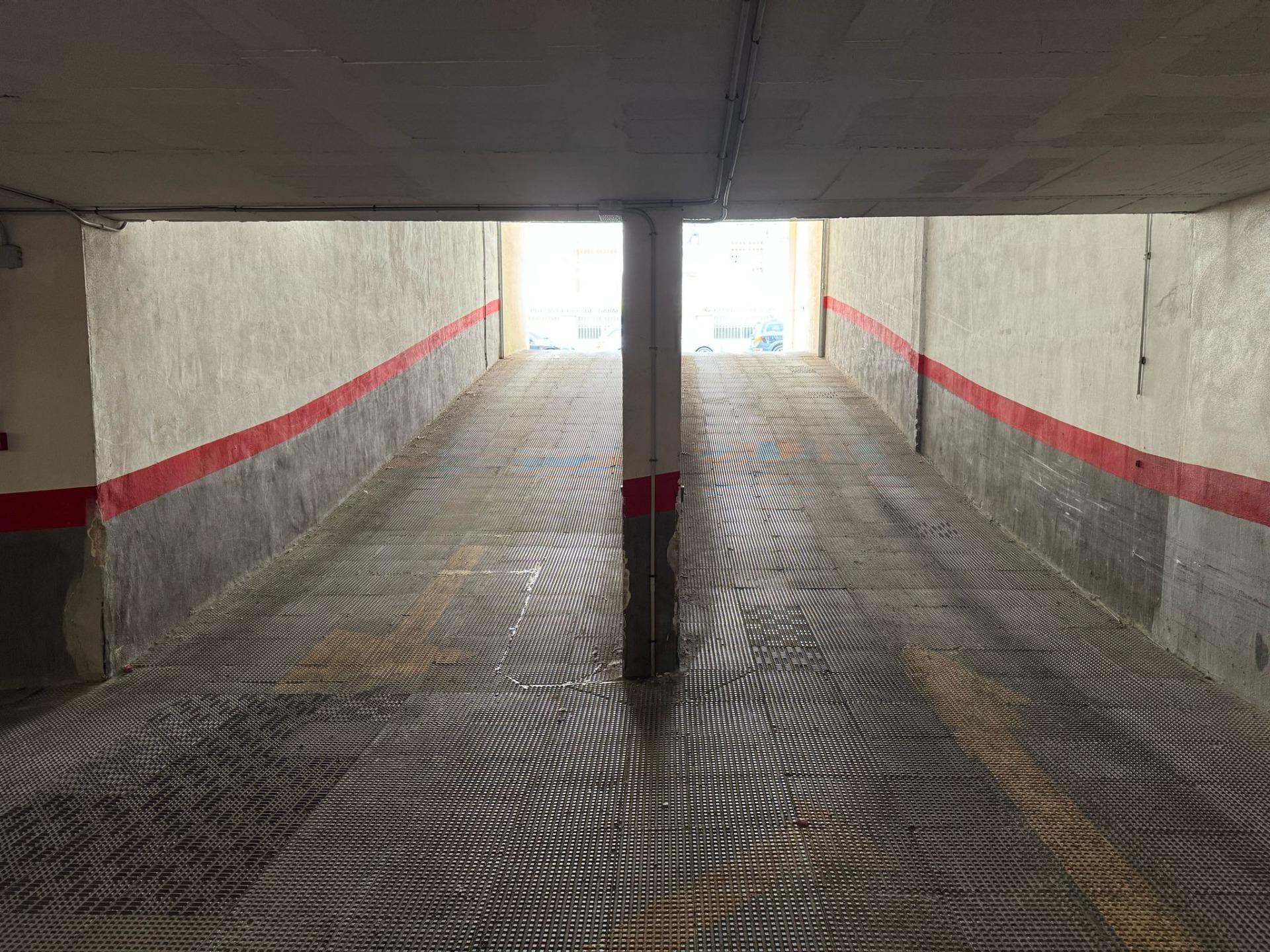 gallery image 4 of Secure Parking Space in Central Torrevieja
