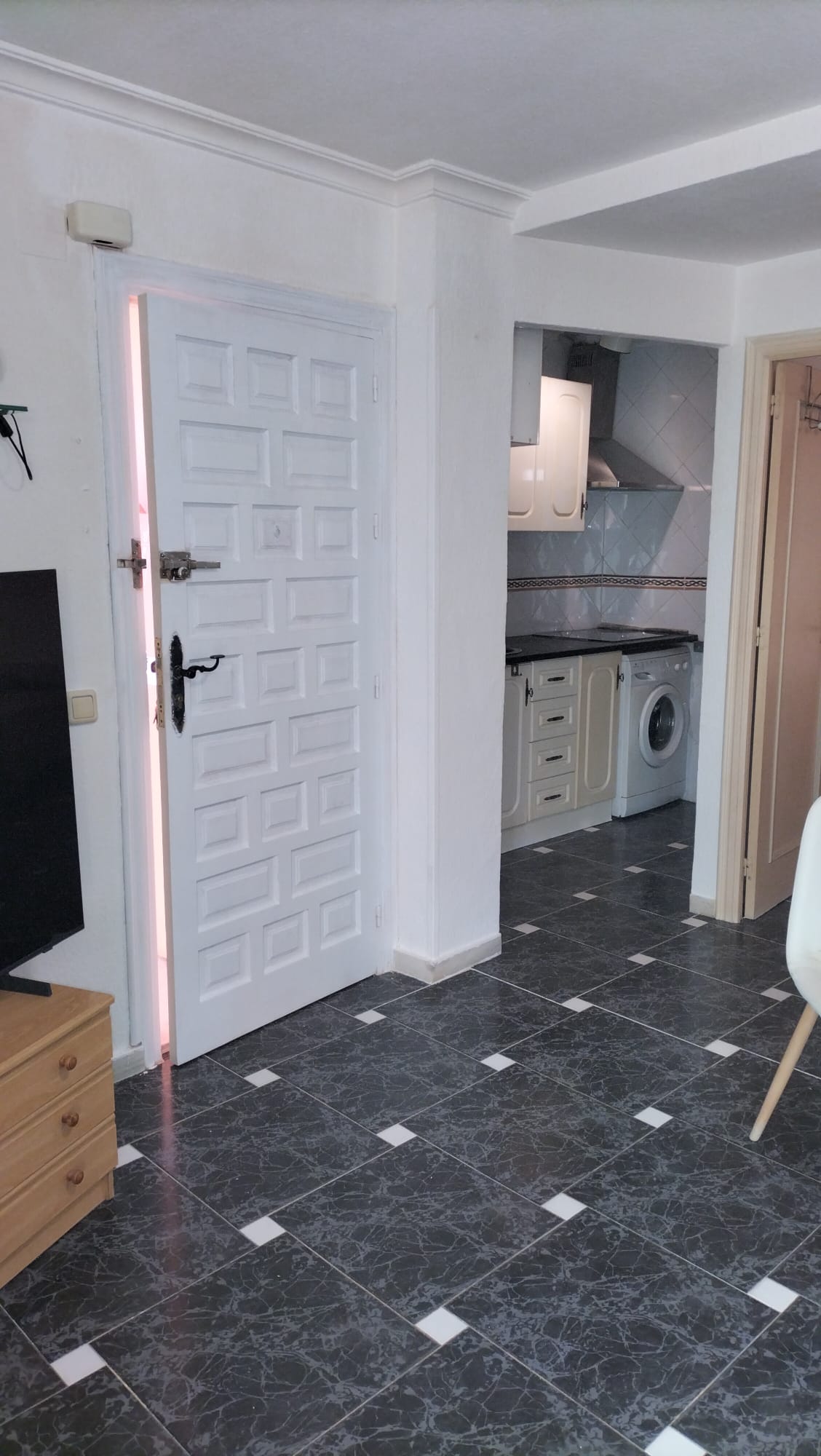 gallery image 4 of Beachfront Duplex Penthouse with Pool, Torrevieja