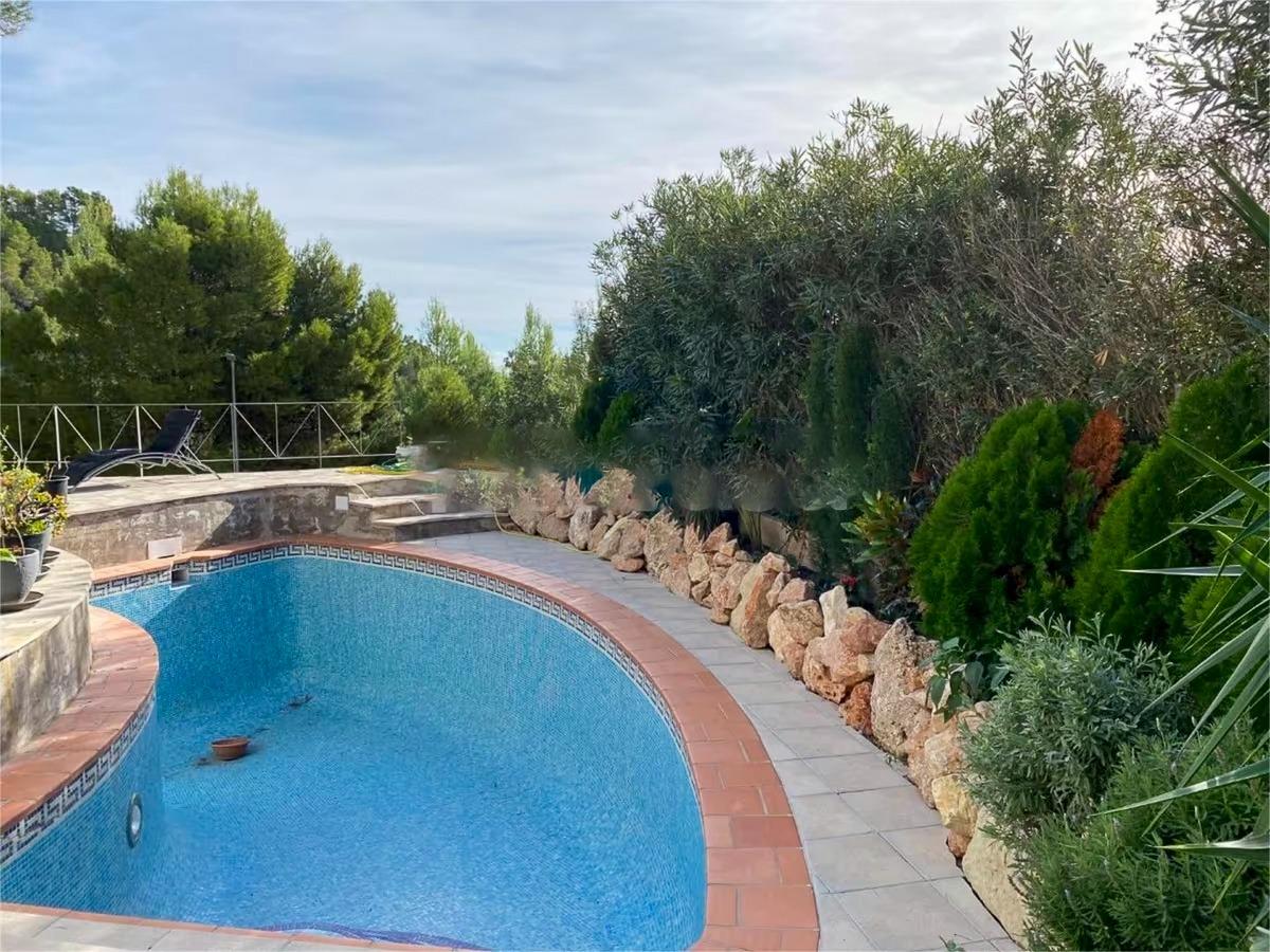 gallery image 4 of Charming Villa with Mountain Views in Altea