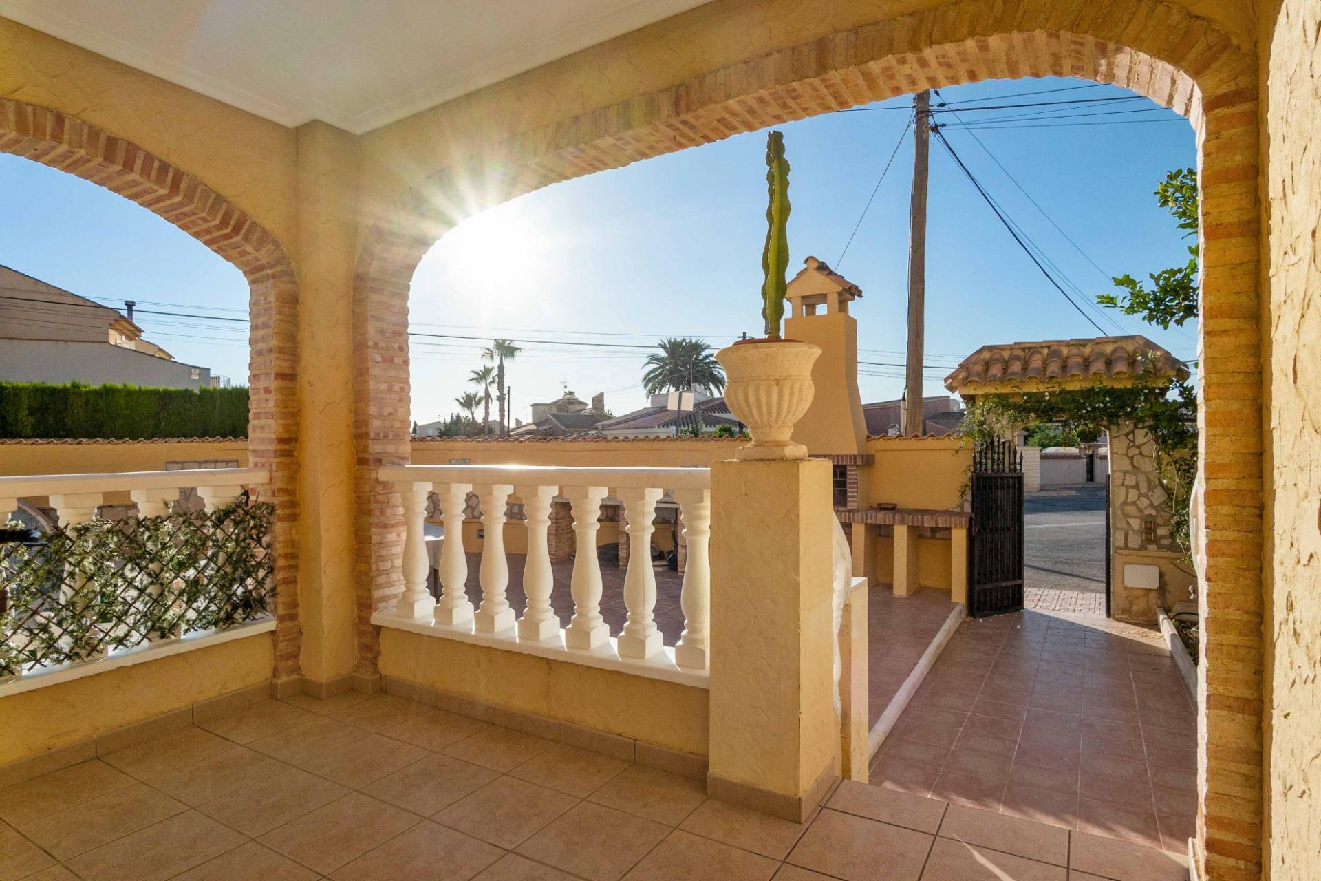 gallery image 4 of Stunning 5-Bedroom Villa in Las Mimosas, Orihuela Costa