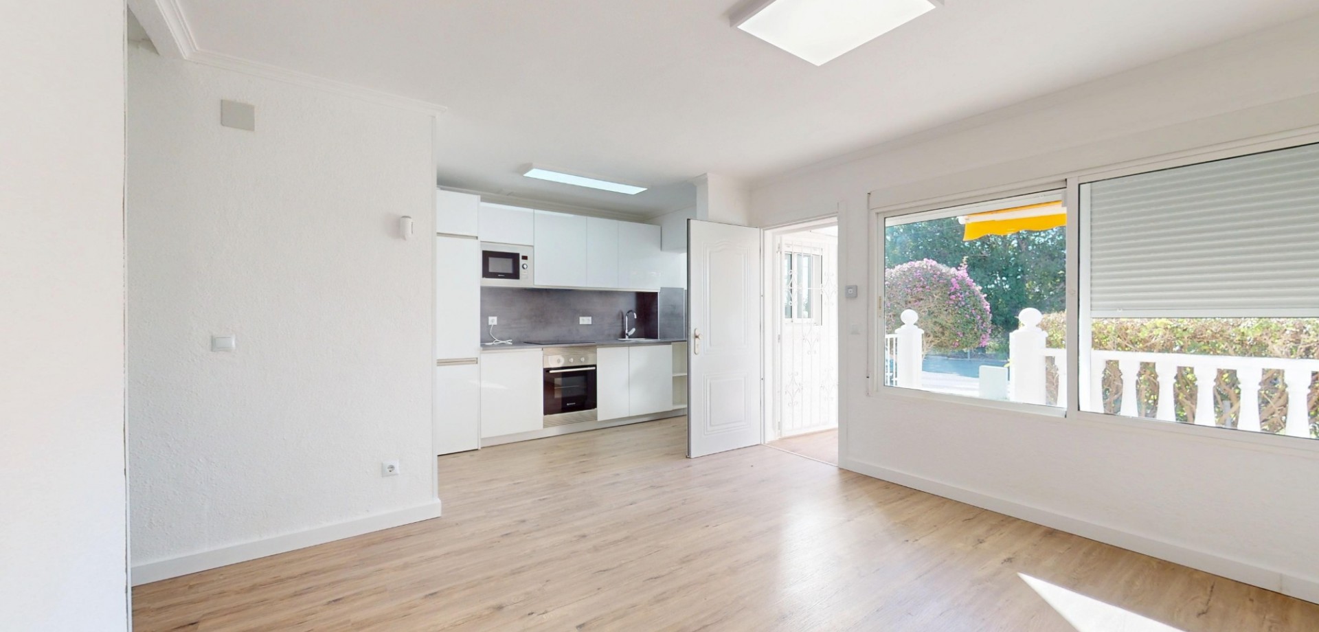 gallery image 1 of 